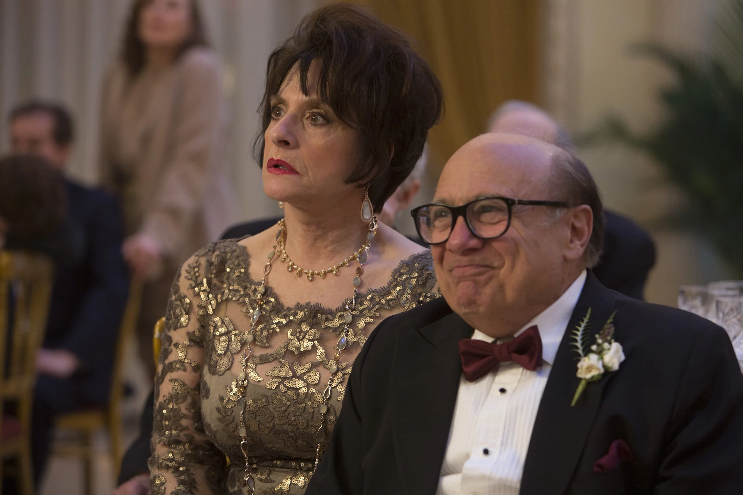 Danny Devito lends an automatic authenticity to his roles, except for when he has to pretend Robert De Niro is hilarious. Then he's as lost as anyone else.