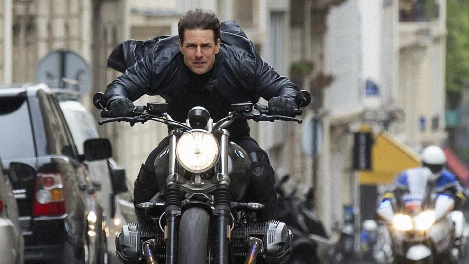 Stop riding that motorcycle so fast, Tom Cruise! You're going to die! 