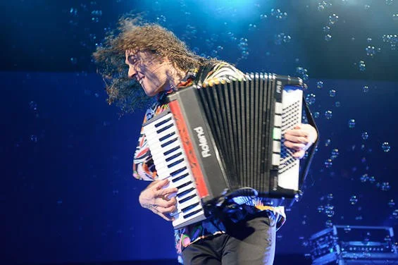 Weird_al_at_the_family_arena.jpg