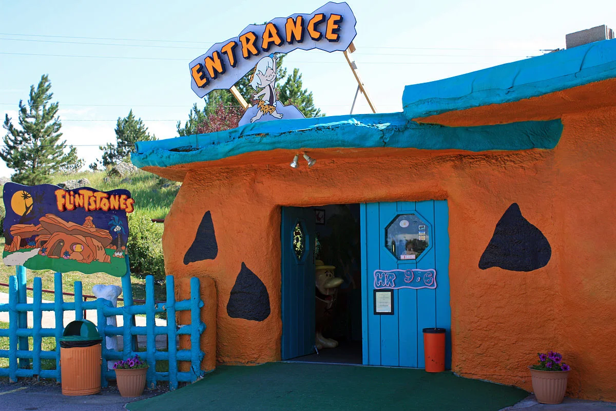 Entrance_to_Bedrock_City,_South_Dakota.jpg