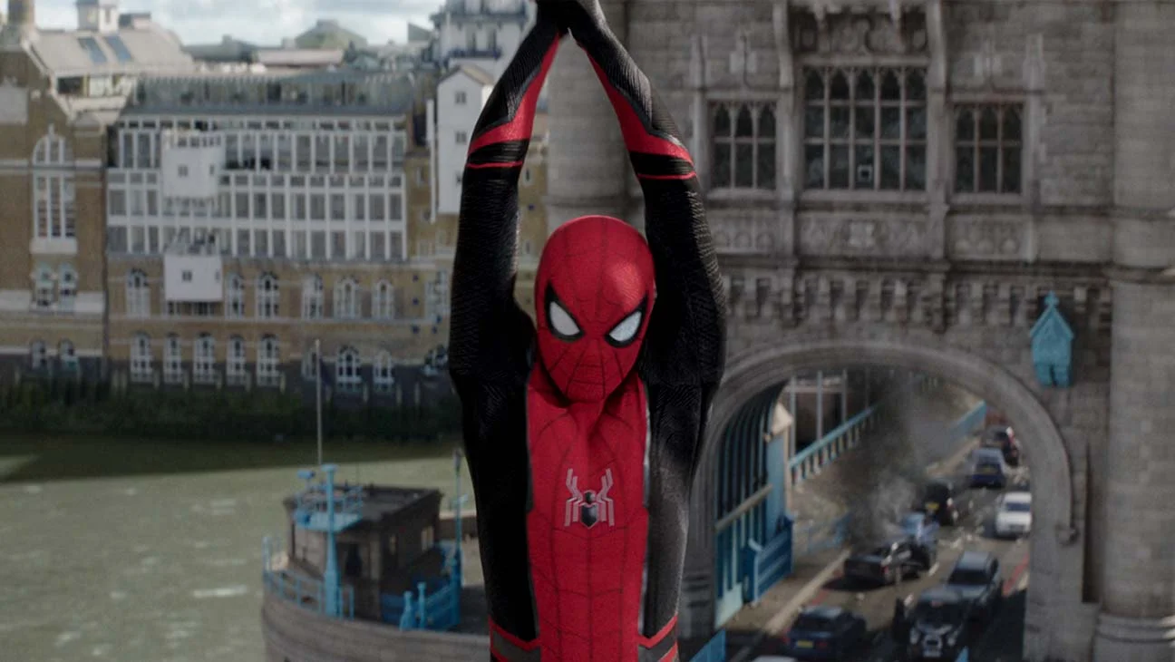 spider-man-_far_from_home-publicity_still_13-h_2019.jpg