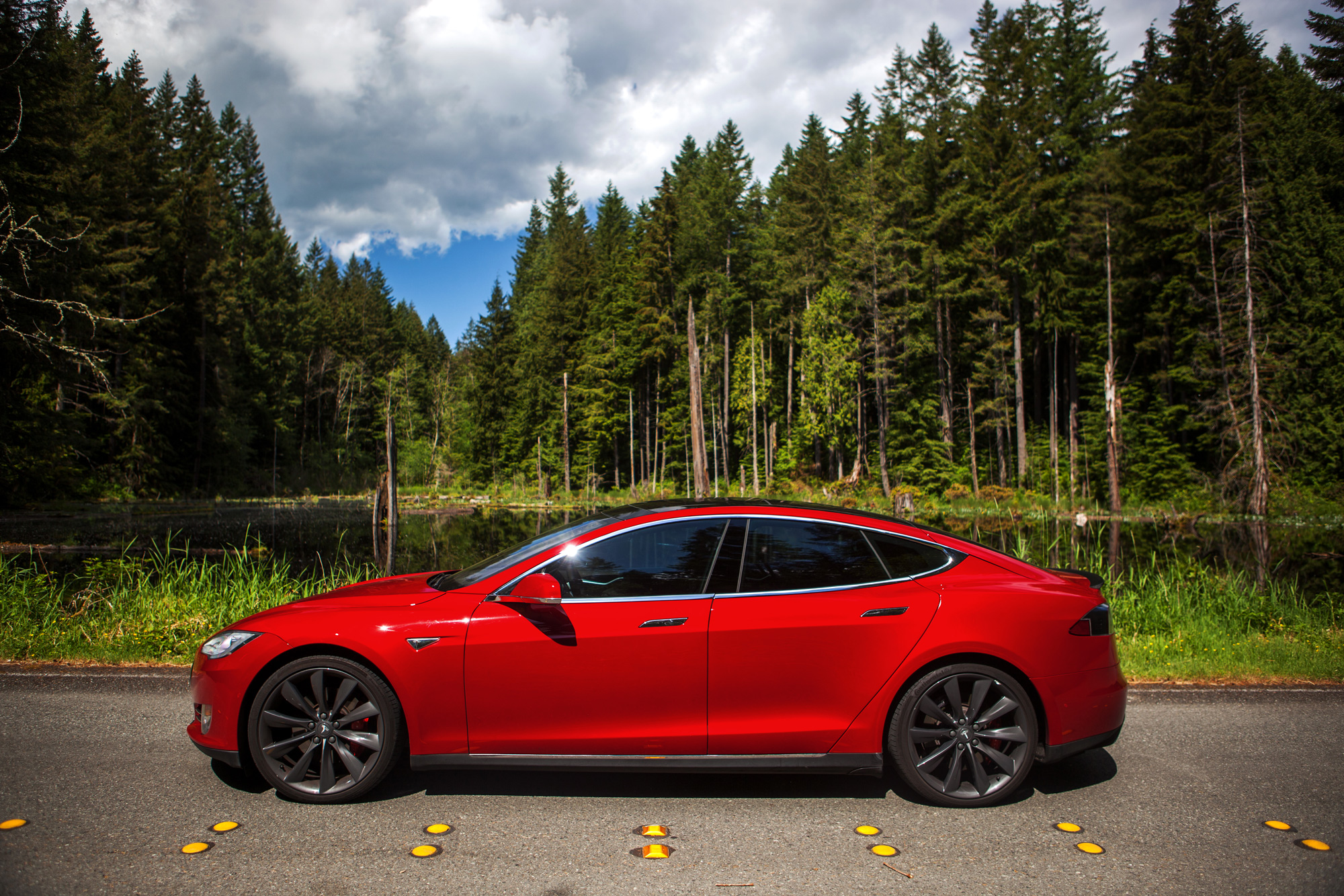 Pikken gouden half acht 2015 Tesla Model S P85D — Avants