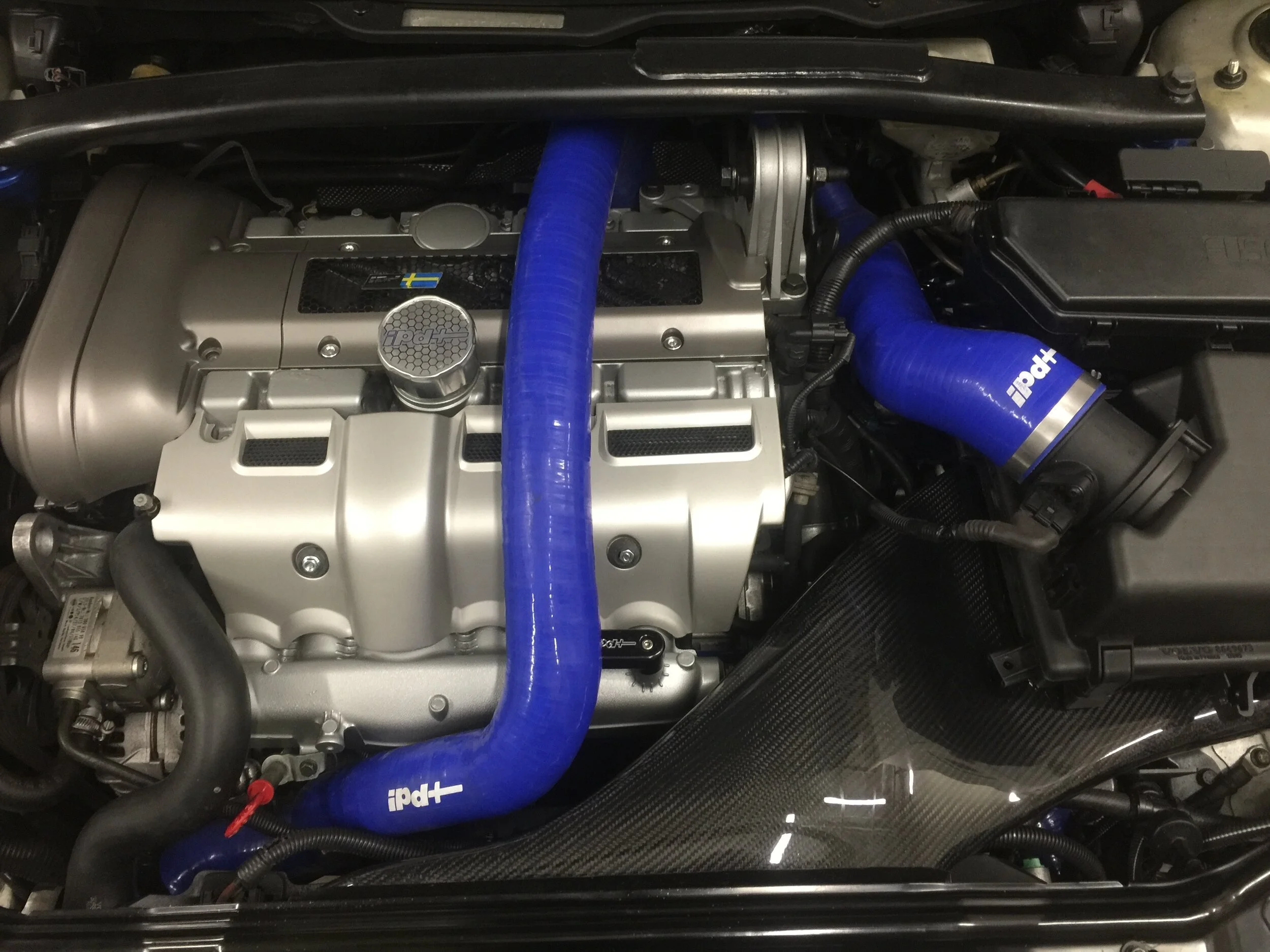 XC70 Intake Duct.JPG