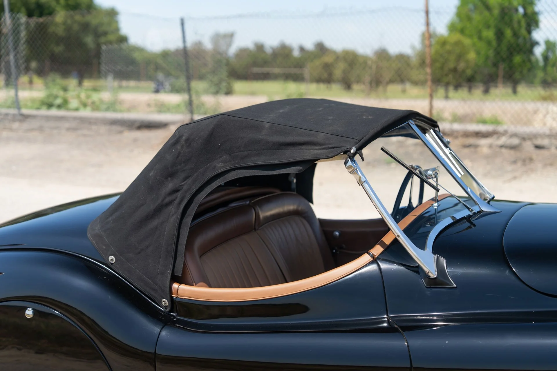 1949 Jaguar XK120 Alloy Roadster_44.jpg