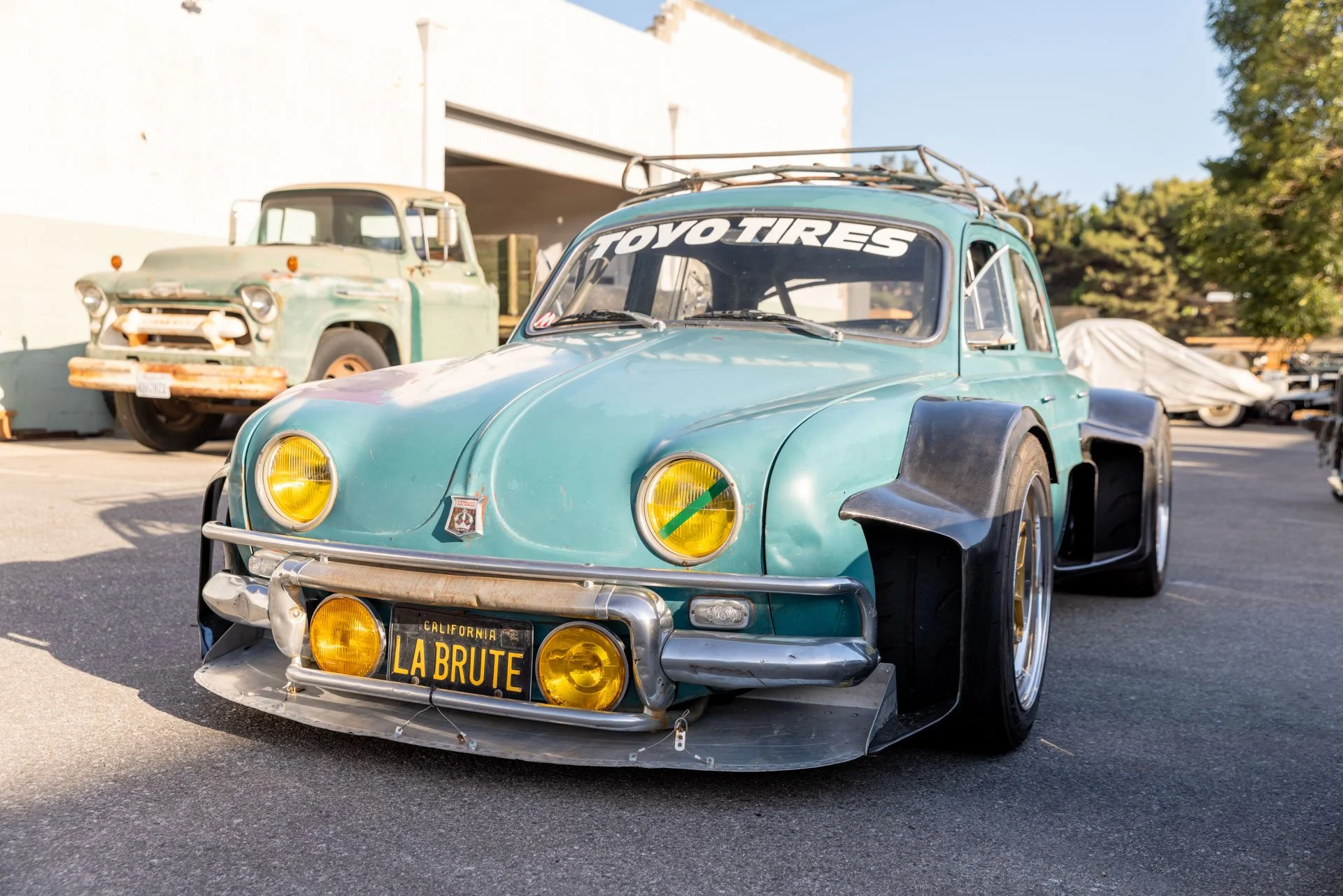 2024.6.24_JustinCashmore_RenaultDauphine_Shop-86.jpg