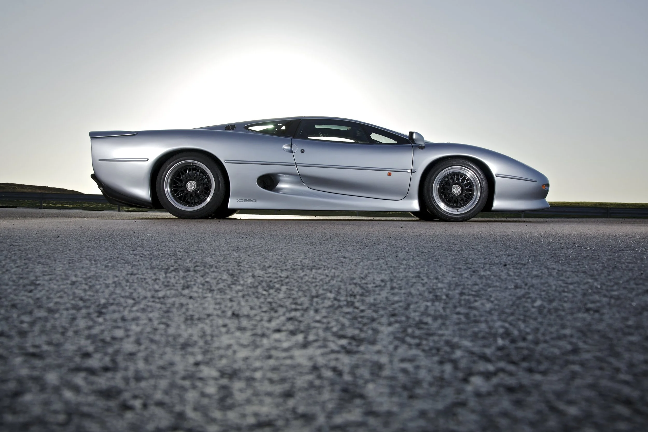 jagxj22020thanniv30011201.jpg