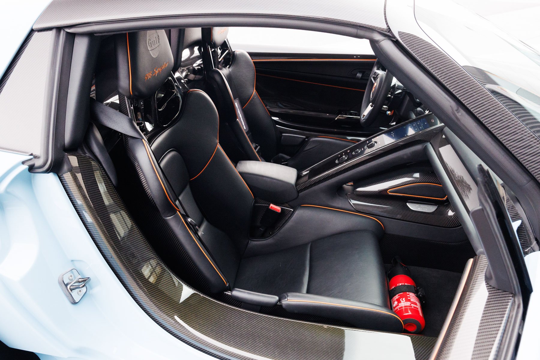 2015 Porsche 918 Spyder Weissach_59.jpg
