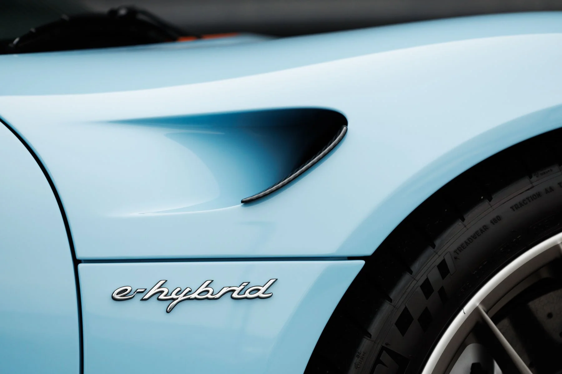 2015 Porsche 918 Spyder Weissach_62.jpg