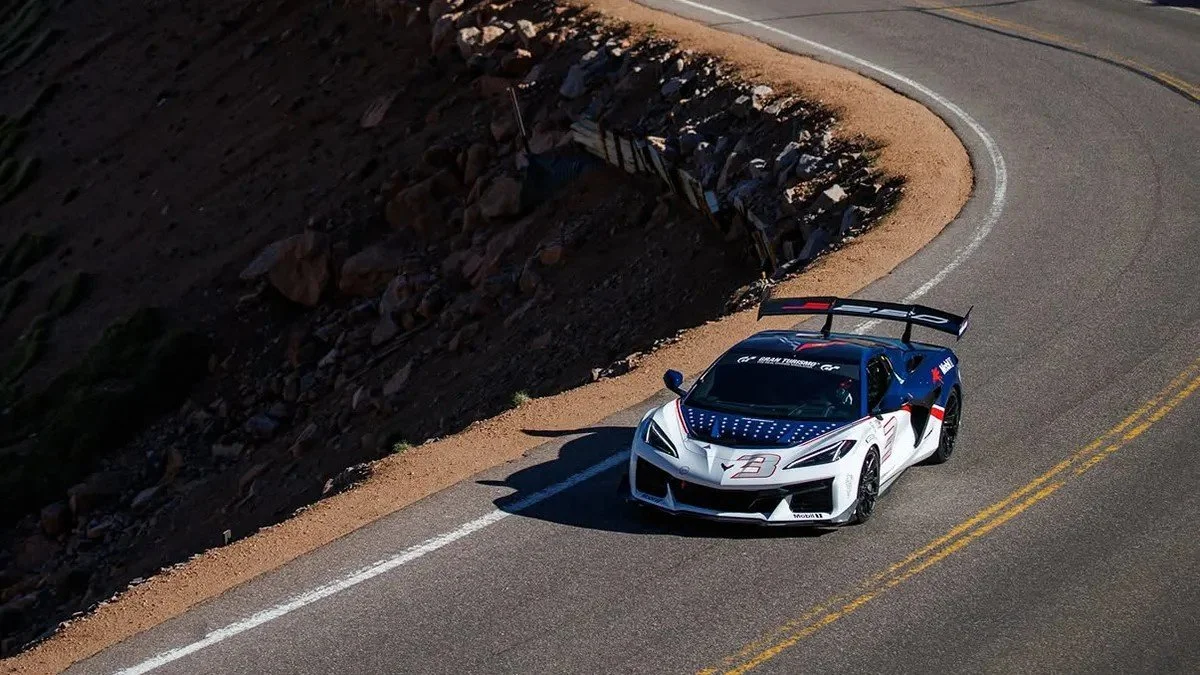 pikes-peak-zr1x-02.jpg