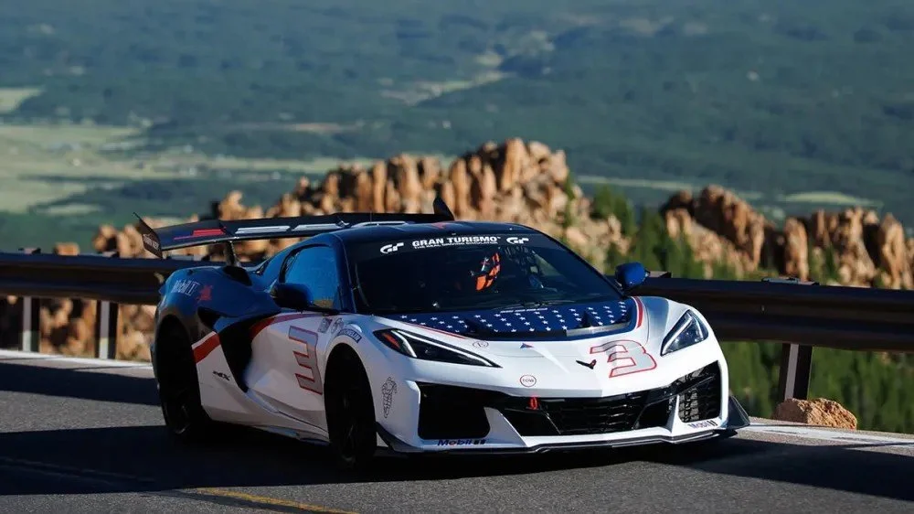pikes-peak-zr1x-01.jpg