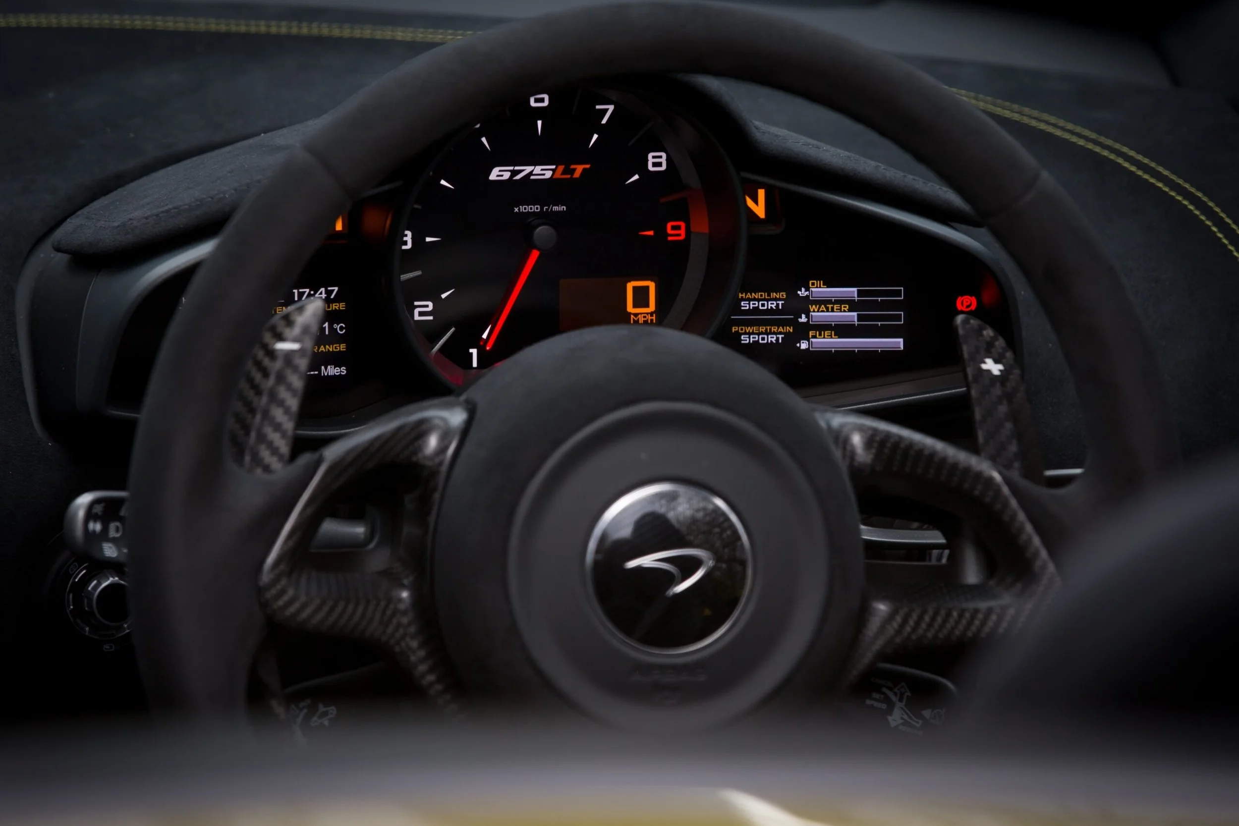 The McLaren 675LT dash is perfection. 