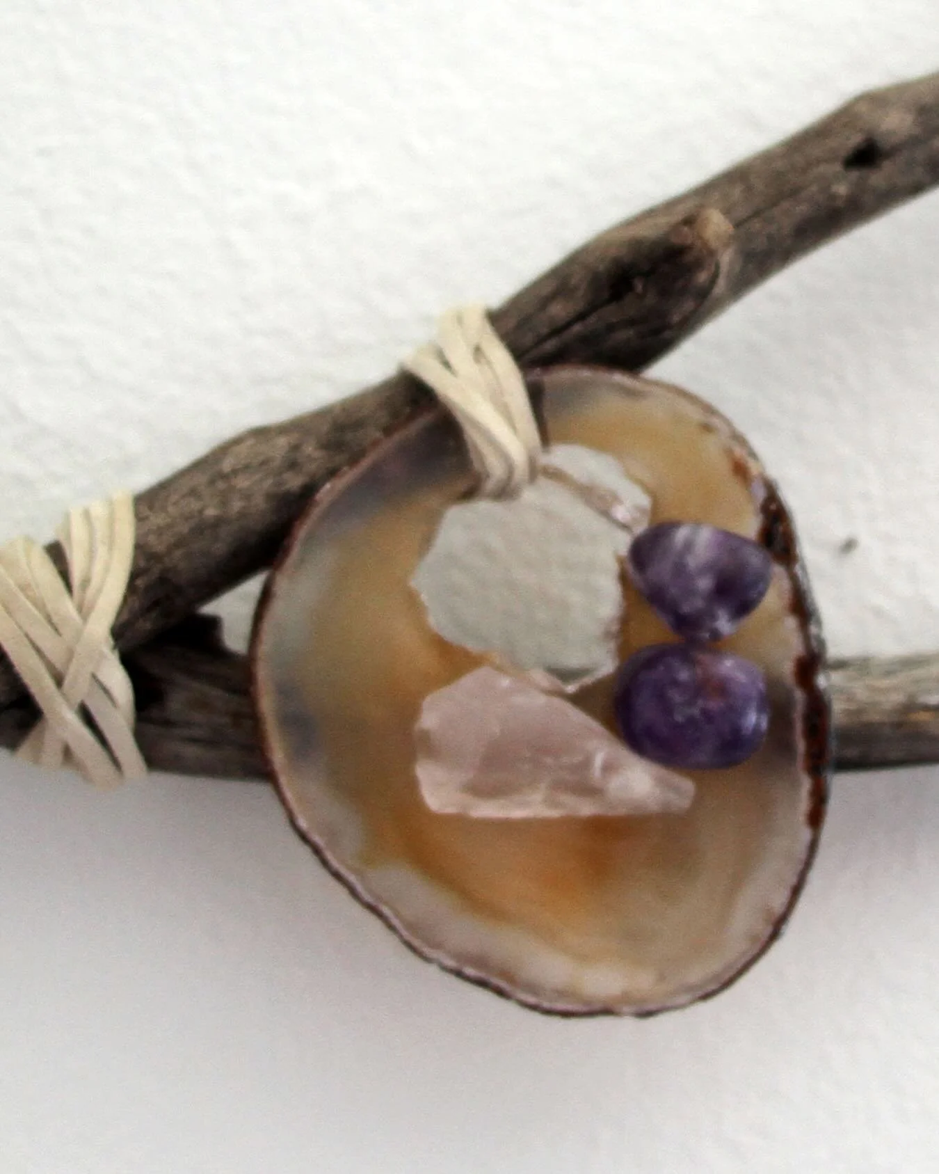 The devil is in the details. 

Stones on stone

#stones #rosequartz #amethyst #agate #dreamcatcher #handmade #detail #art #wallart
