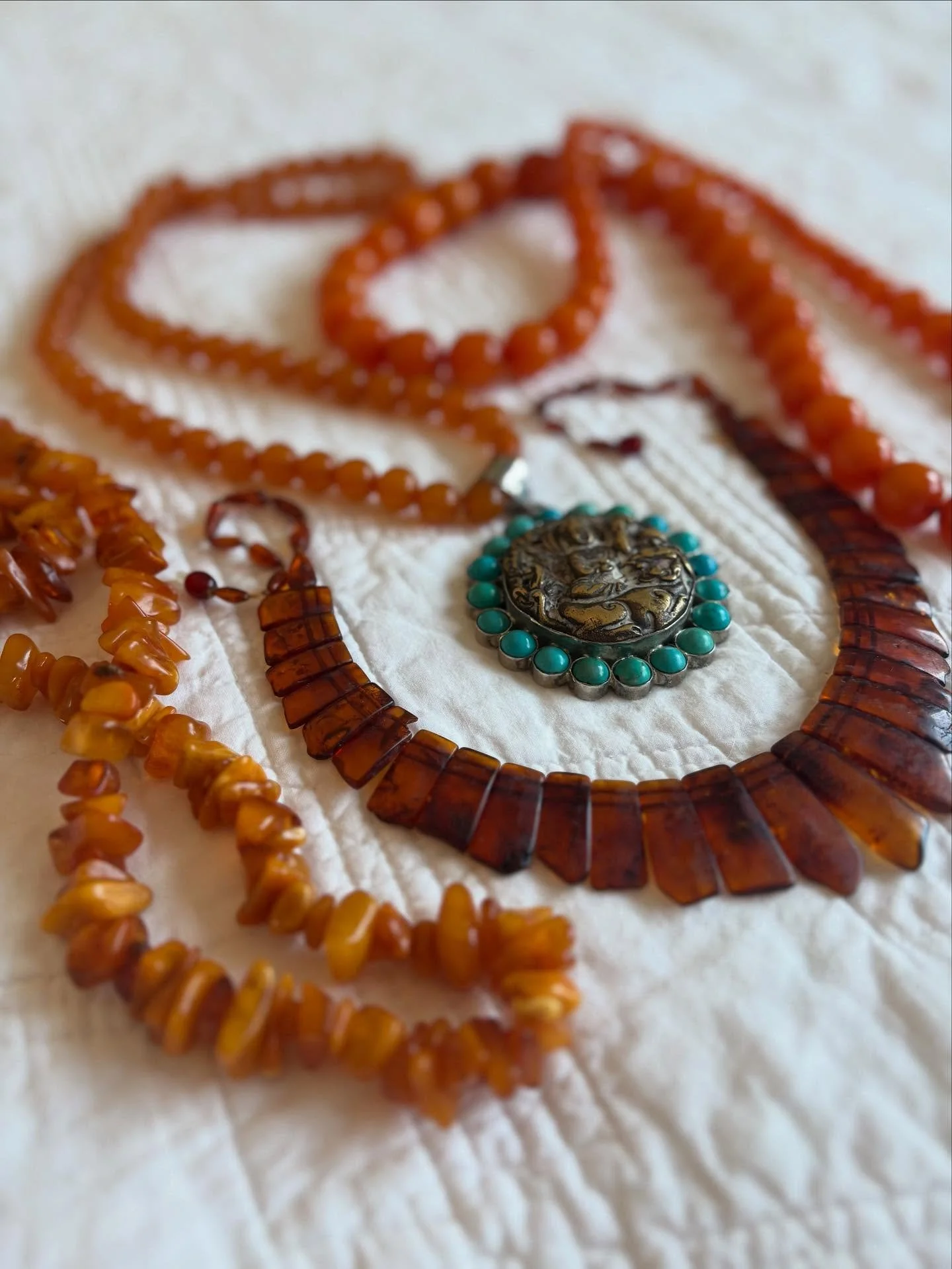 Amber alert

#amber #jewelry
