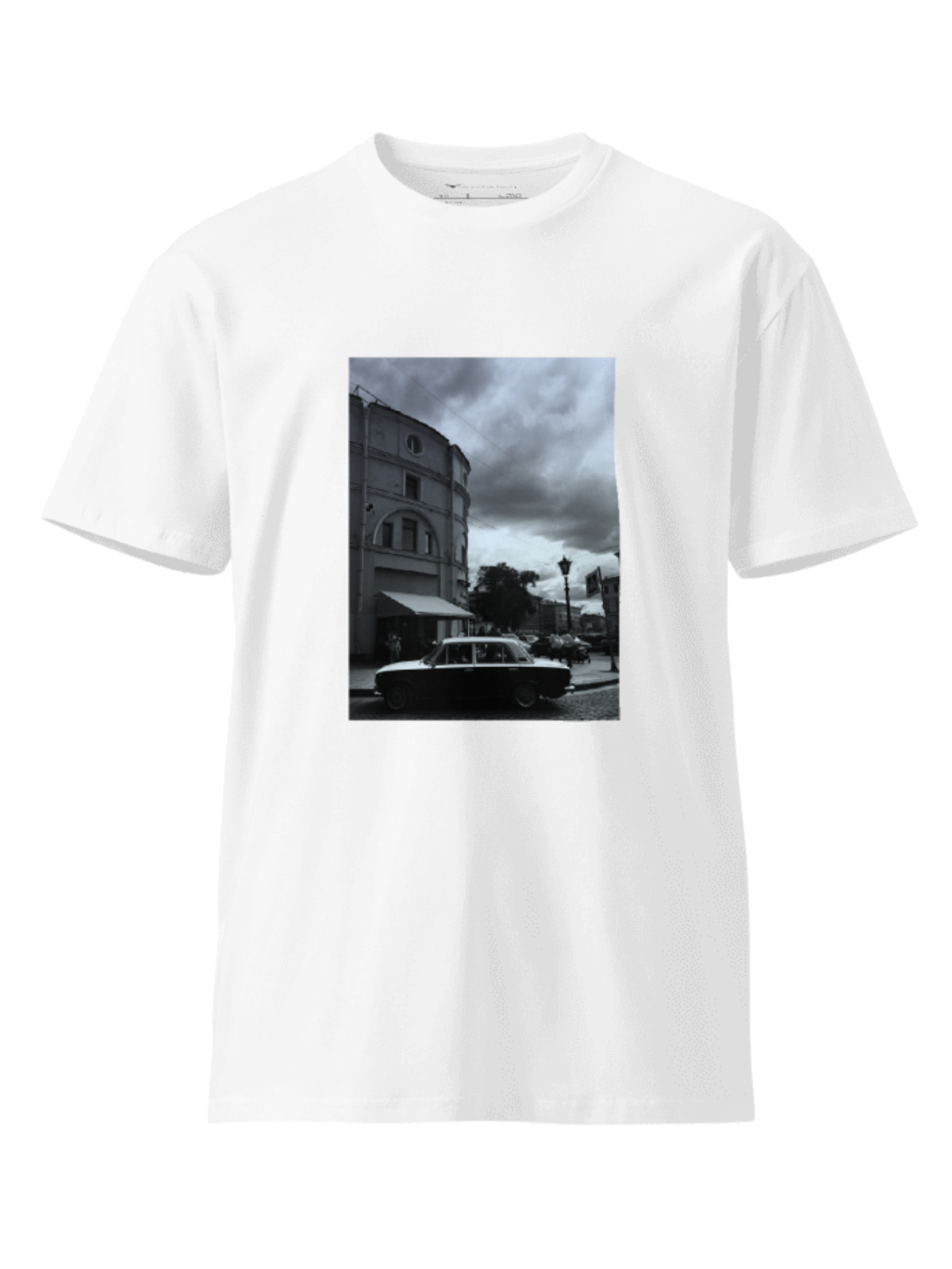 product-tees-whitebg-perfect-illusion.png