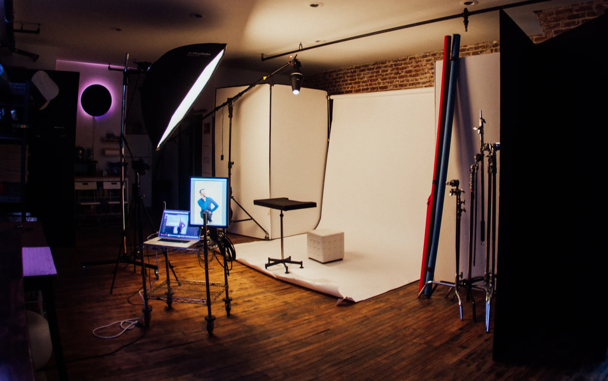 Full seamless setup for portraiture