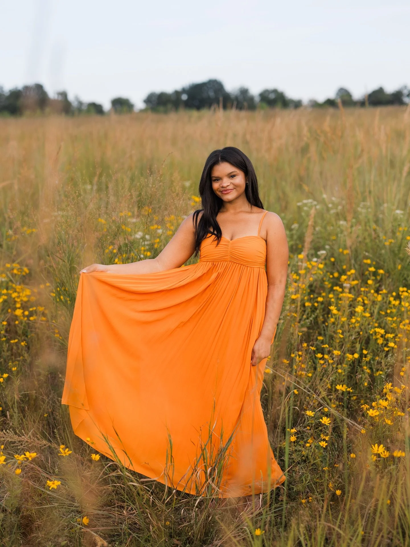 SUNSETS WITH KENDRA 💛🧡🩷 Literally perfection&hellip; ✨☀️ 

#nwaphotographer #fayettevilleseniorphotographer #bentonvilleseniorphotographer #bentonvillephotographer #nwaseniorphotographer