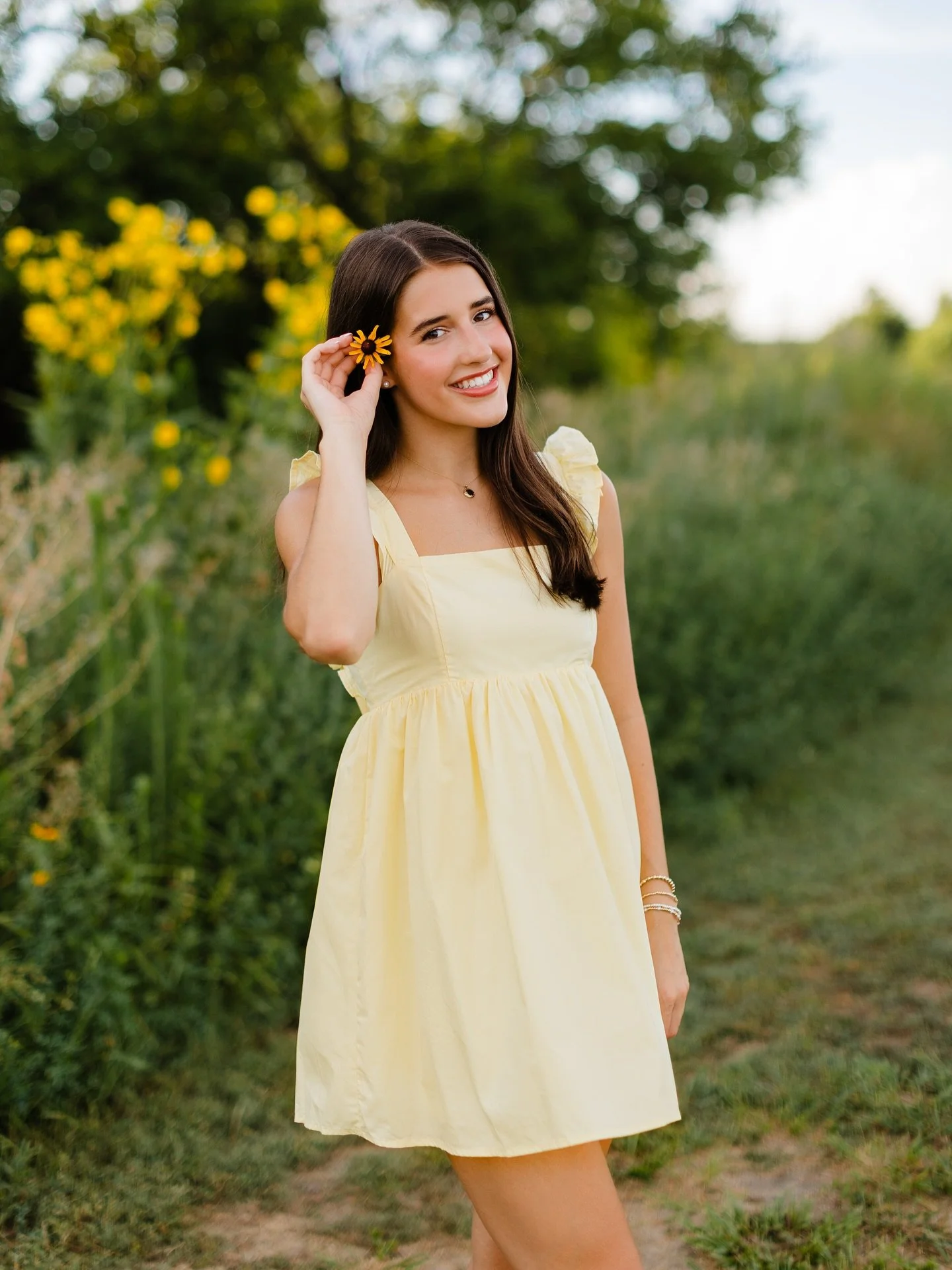 HAPPY SENIOR SUNDAY 💛 Hope everyone has a wonderful week! 

#nwaphotographer #bentonvillephotographer #fayettevillephotographer #rogersphotographer #seniorsunday #bentonvilleseniorphotographer #fayettevilleseniorphotographer