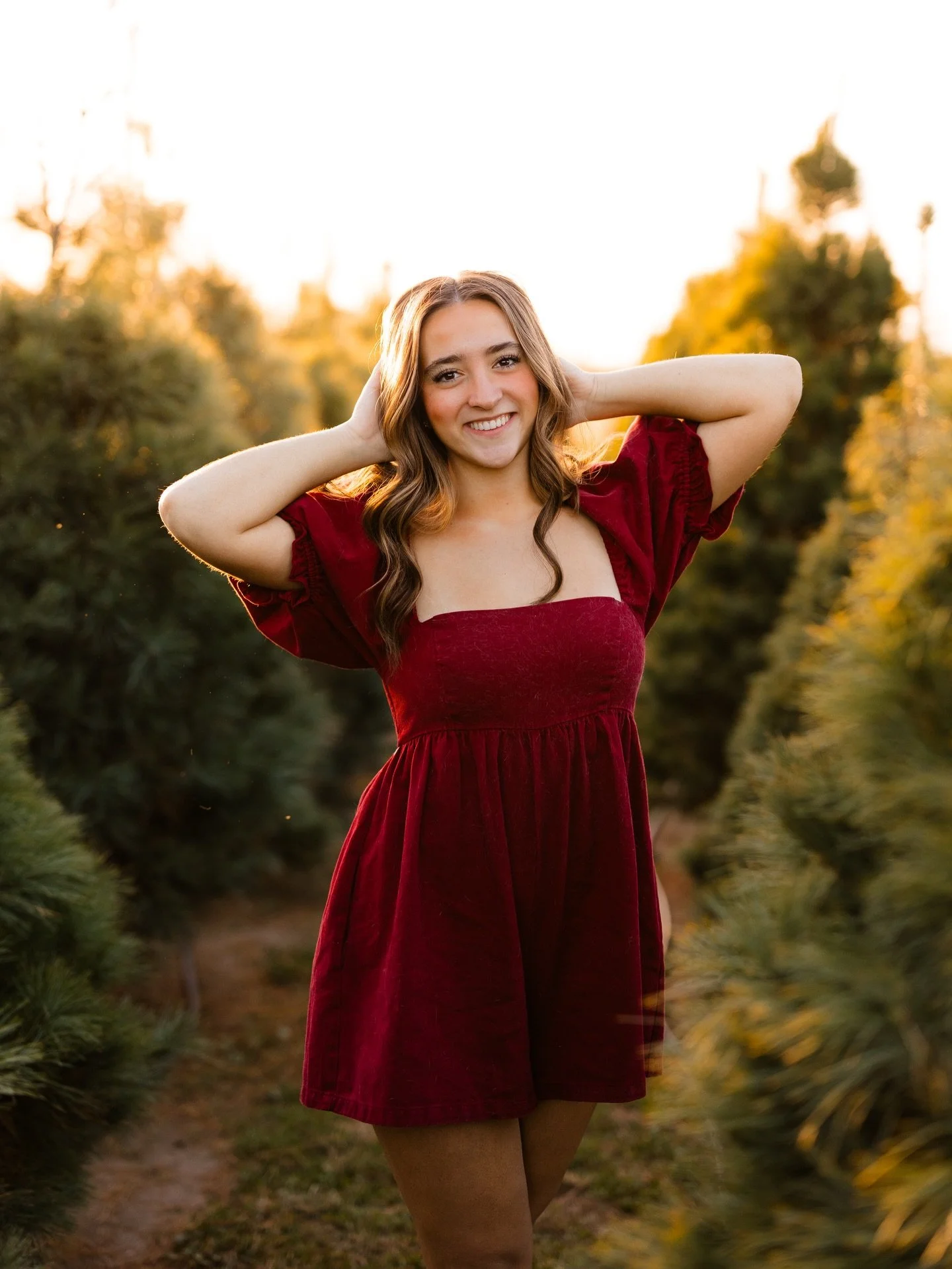 Booking a family session during your senior year means you can get a few extra senior photos 👀😉 I hope you enjoy these as much as I do! 🐈

Merry Christmas Eve! 

Senior photographer in Bentonville, Christmas senior photos, Fayetteville senior phot