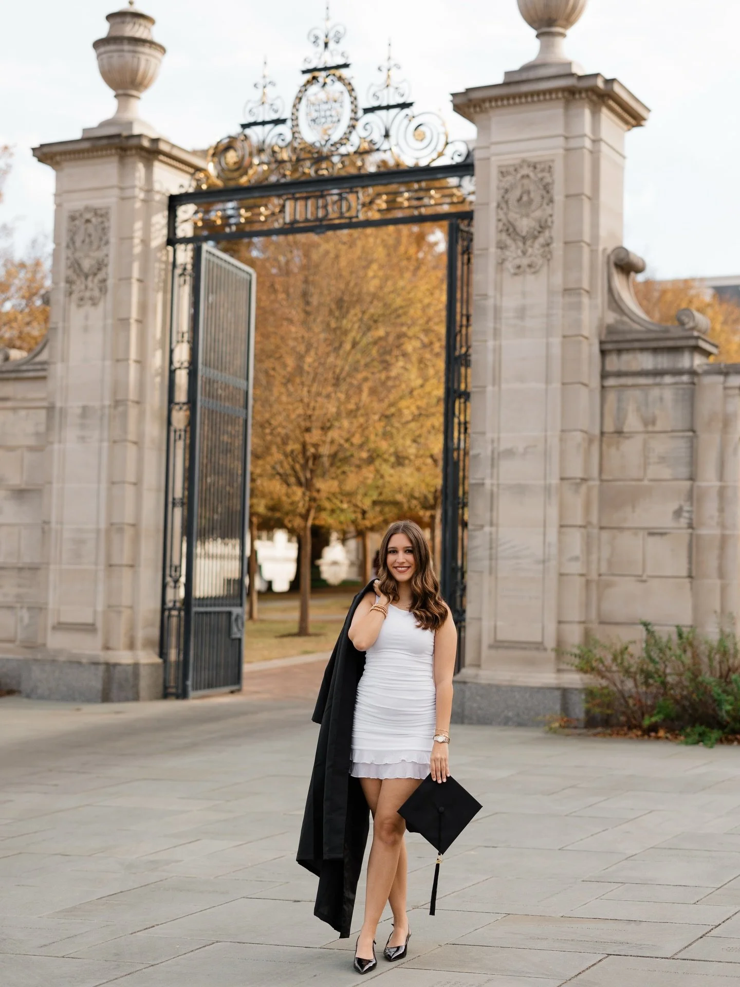 Love my graduates at U of A&hellip; gearing up for a busy spring schedule on campus too! Don&rsquo;t wait to book your grad session &mdash; March and April dates will be gone soon. Send this to a friend or comment &ldquo;hog&rdquo; to get a direct bo