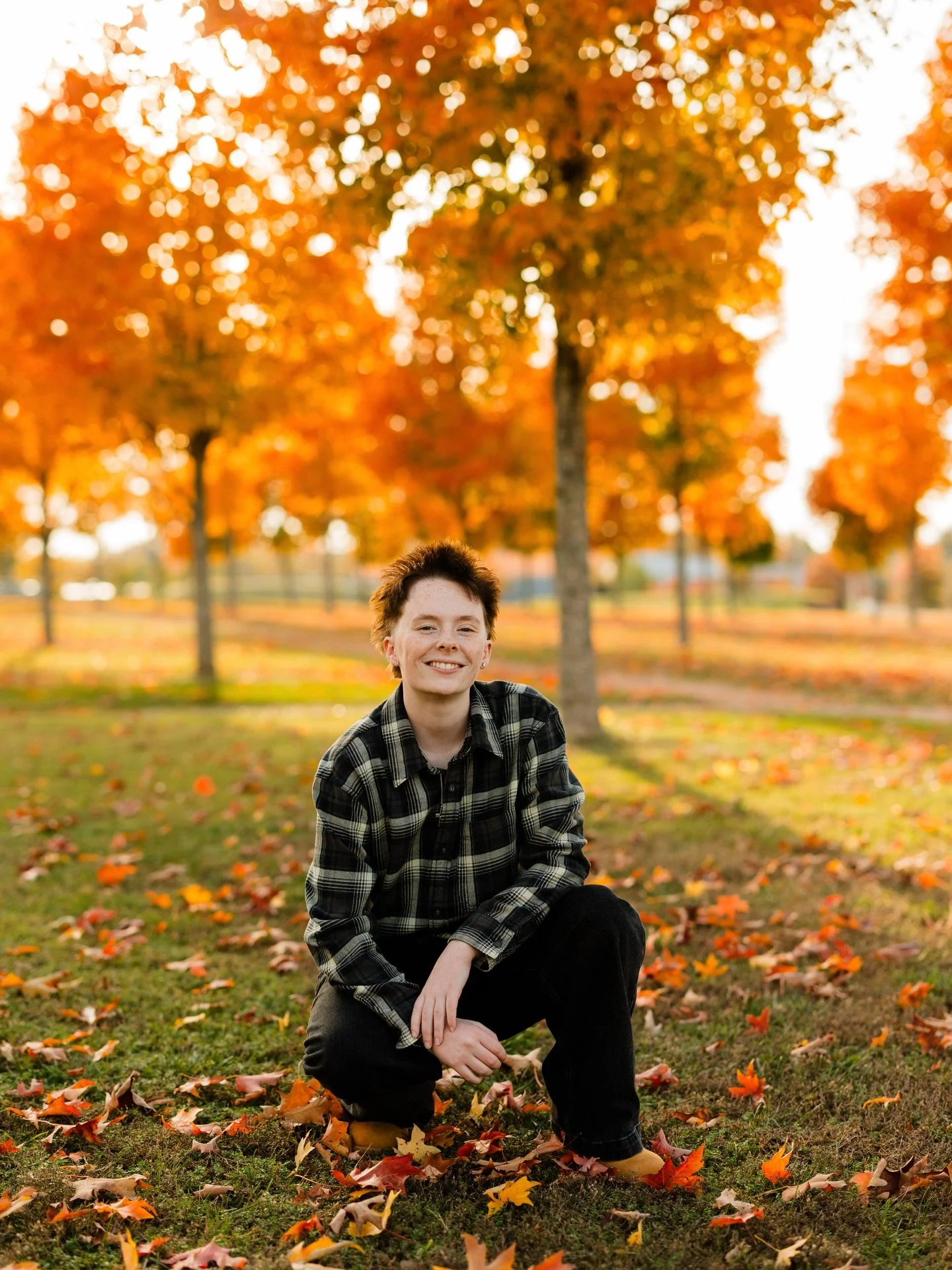 When I&rsquo;m telling you this past fall was one of the best yet&hellip; it truly was! 🍂 This senior session was on November 6th and it was JUST the right timing for the beautiful fall colors. If you&rsquo;re looking to book a fall session next yea