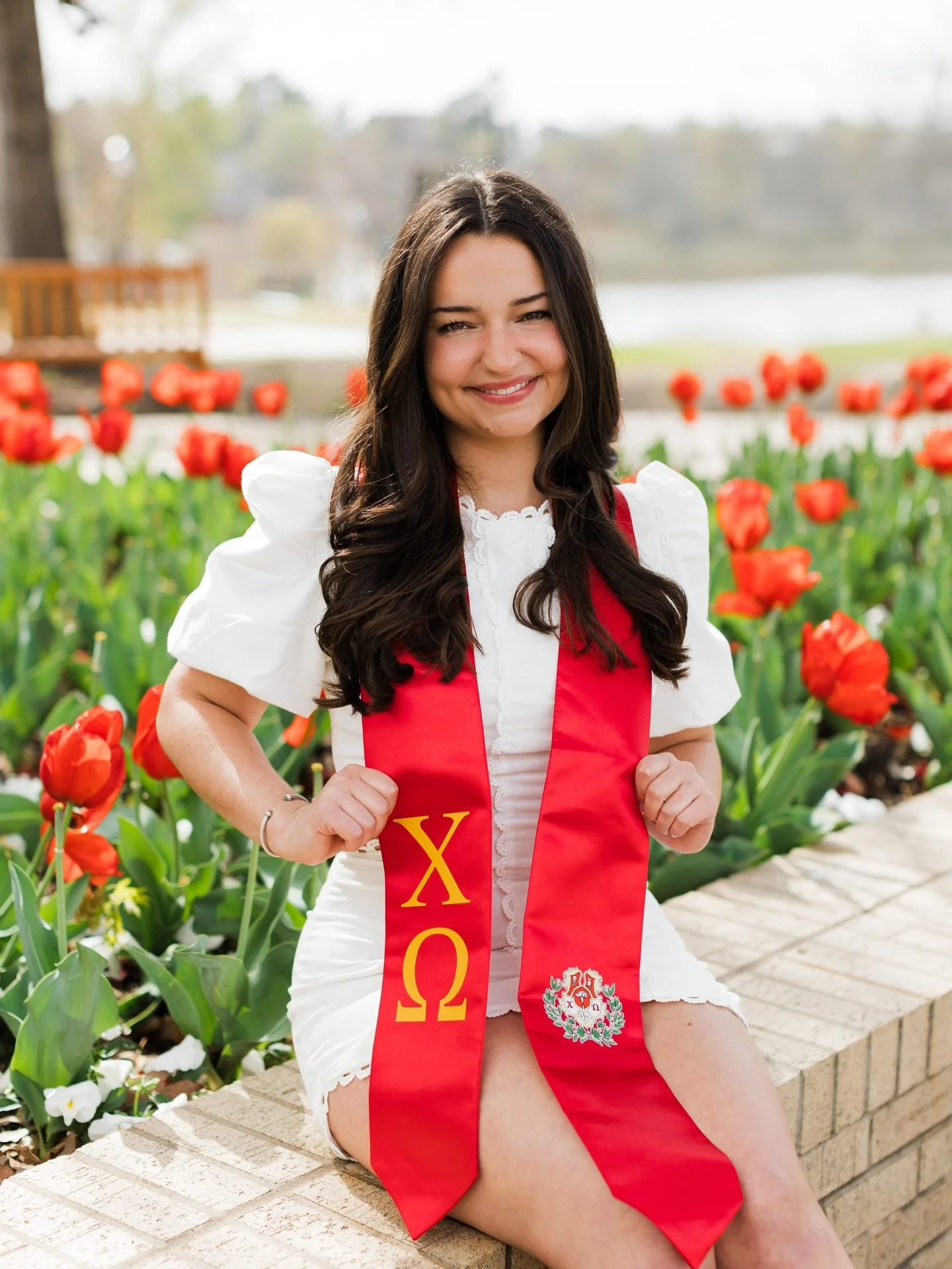 Early spring on campus&hellip; 🌼🌿💛🥂🌸🌱!!! Early March is perfect for busy seniors + for seniors who want to have their photos back with plenty of time for graduation! 

Late March + early April is perfect for the senior wanting flowers 🌷

Mid-l