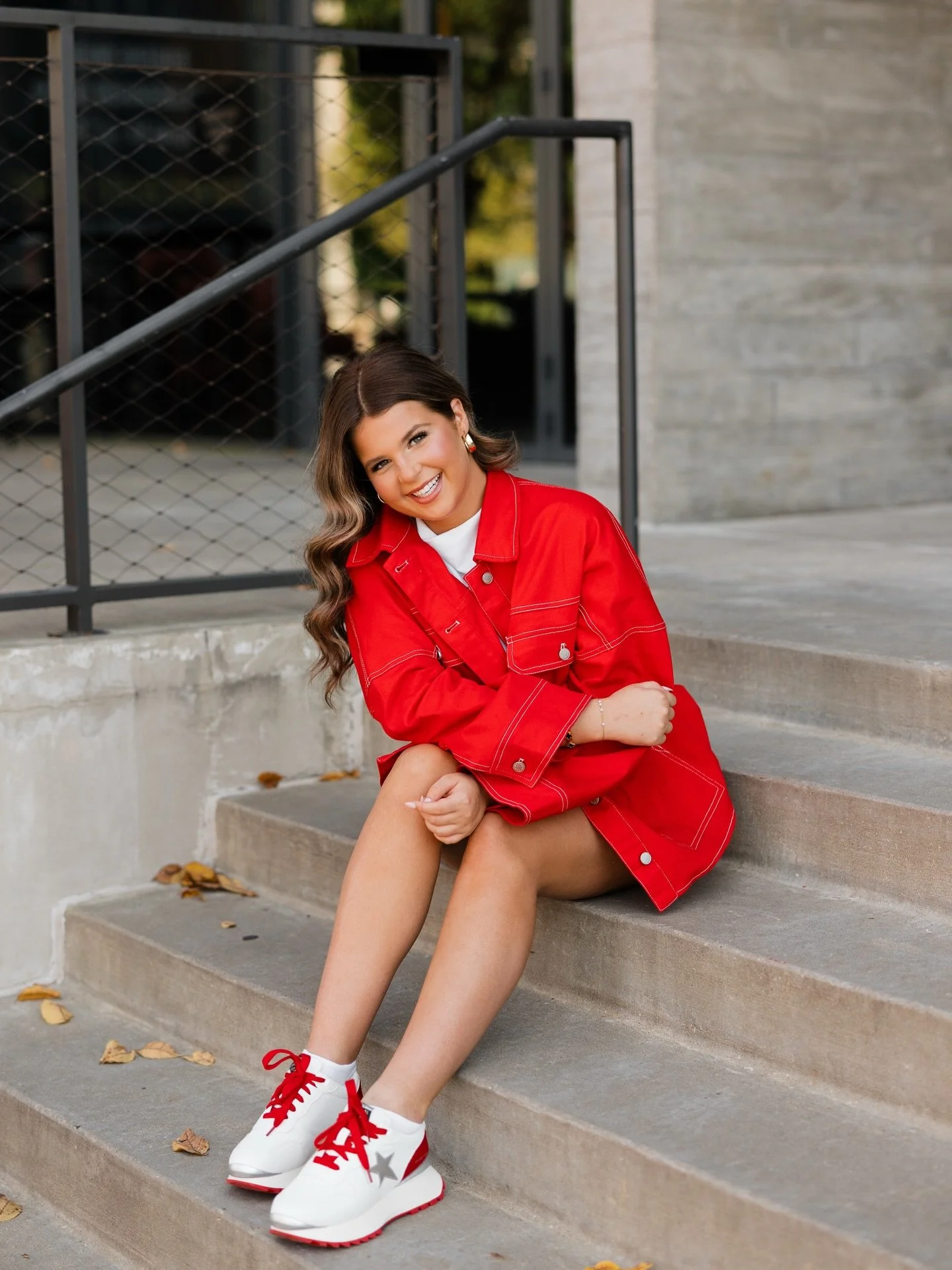 A pop of COLOR is always recommend for one or two outfits during your senior photoshoot ❤️❤️❤️ Especially for this senior because she&rsquo;s going to be calling those hogs soon! 

Northwest AR Senior Photographer. Fayetteville Senior Photographer. B