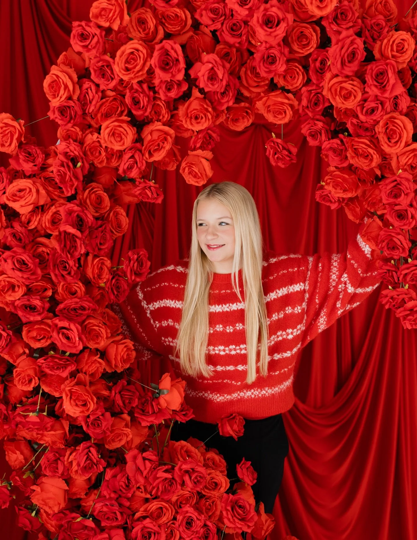 Happy Friday&hellip; what a beautiful day we had! ❤️ These girls were too much fun! 

#galentinesday #valentinesday #nwaseniorphotographer Valentines Day Photoshoot Galentine&rsquo;s Day Photoshoot