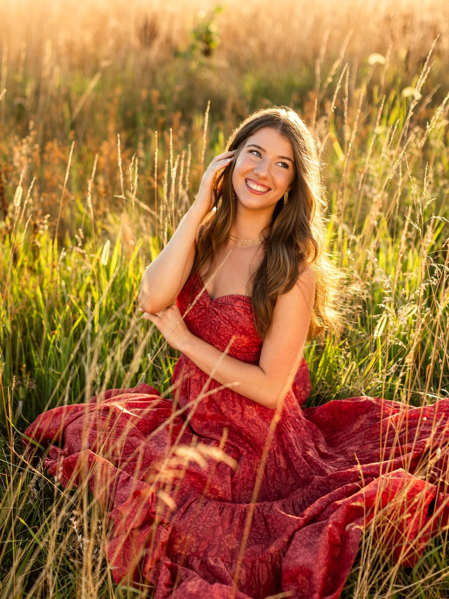 This photoshoot with Emily was 2.5 years ago and I still get asked about it every few weeks&hellip; and I&rsquo;m sure you can see why! ✨😍 This August 1st session was HOT you guys. I mean like it was 99&deg; hot.
 
Let me tell you the thing that mad