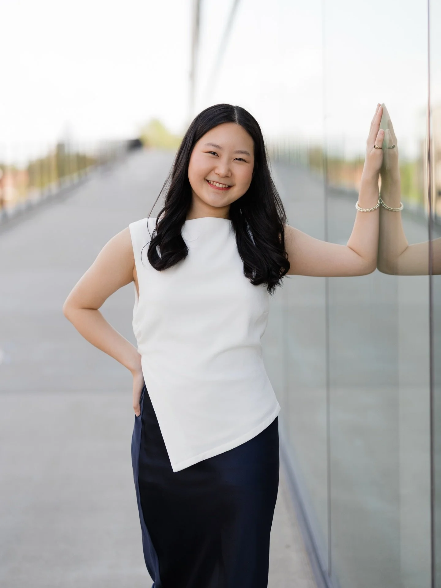 Sweet Fayetteville senior, @jessica._liao 💜 She booked over a year in advance so we had been waiting patiently for her spring session 🤭 

#fayettevilleseniorphotographer #nwaseniorphotographer #fayettevillephotographer #nwaphotographer #arkansaspho