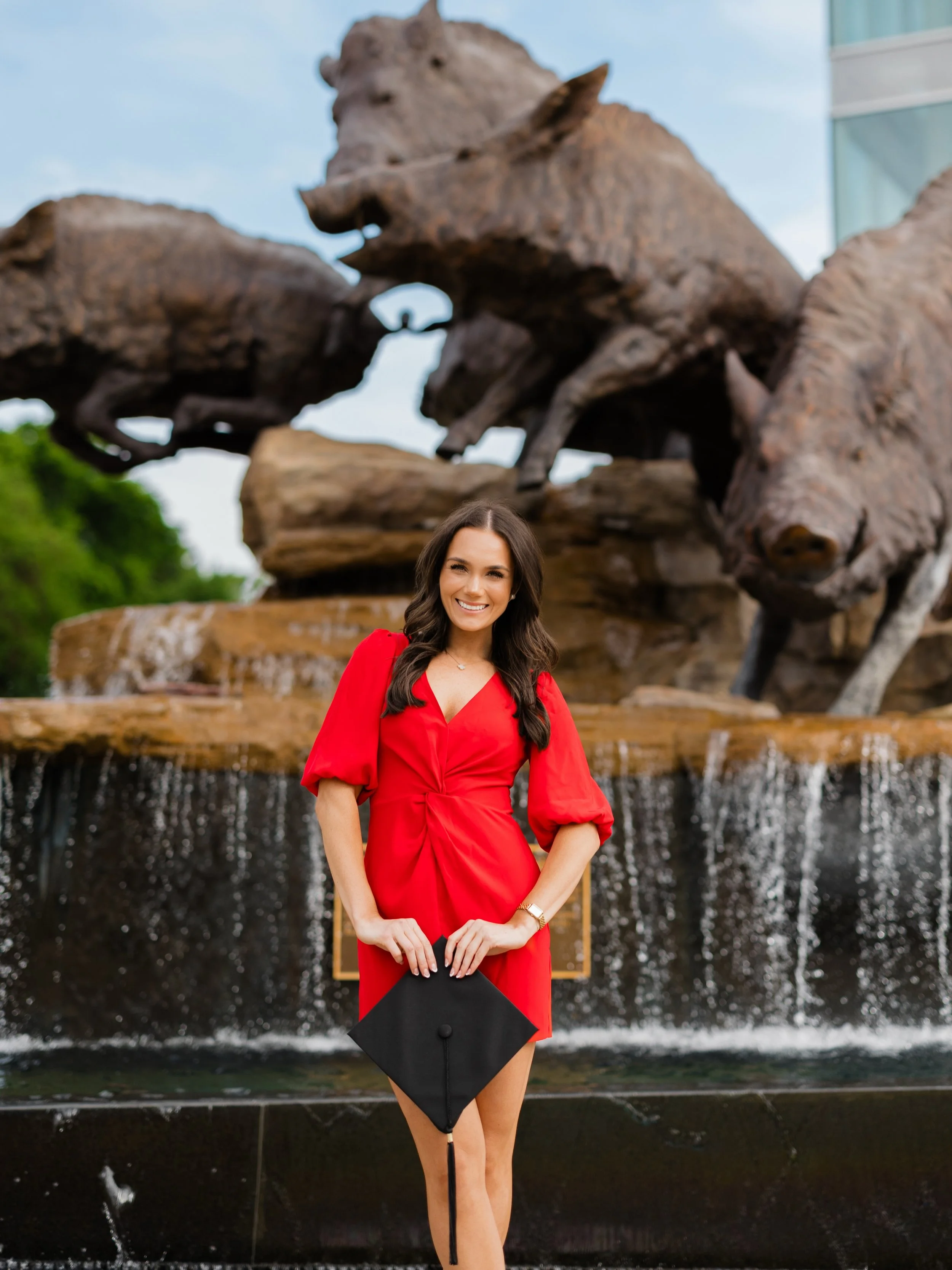 I&rsquo;ll never catch up on posting but for now enjoy sweet @mia_scavuzzo senior photos on campus&hellip; 🖤🖤🖤 OBSESSED with every single one! 

#uofaphotographer #fayettevilleseniorphotographer #fayettevillephotographer #nwaseniorphotographer