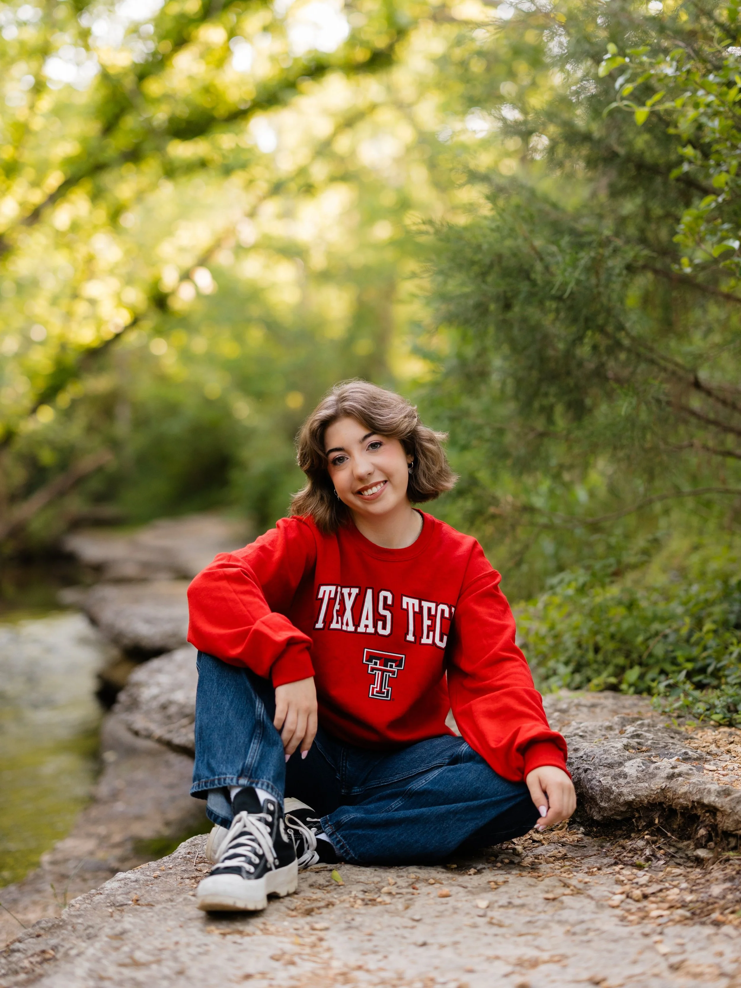 So excited for @jennaisofficial &amp; her future in TEXAS ❤️ Also, check out her sick jacket&hellip; I definitely showed my car-loving 4 year old these photos. He approved! 

#techfreshman #nwaseniorphotographer #bentonvilleseniorphotographer