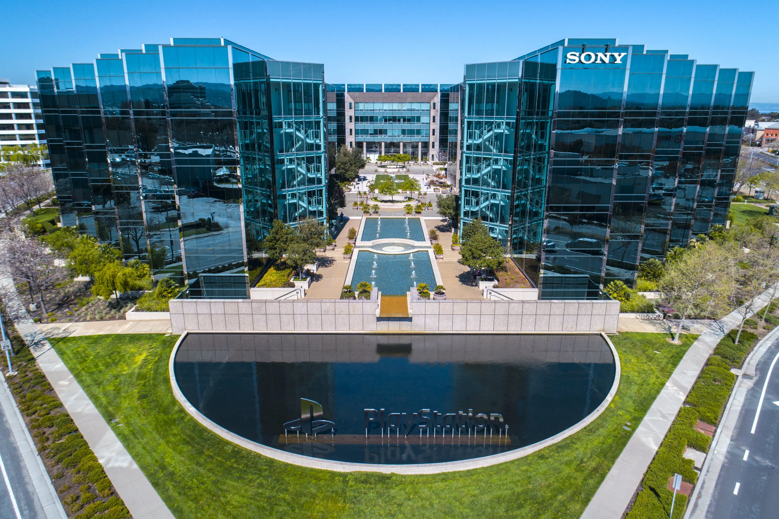 Playstation_campus.jpg