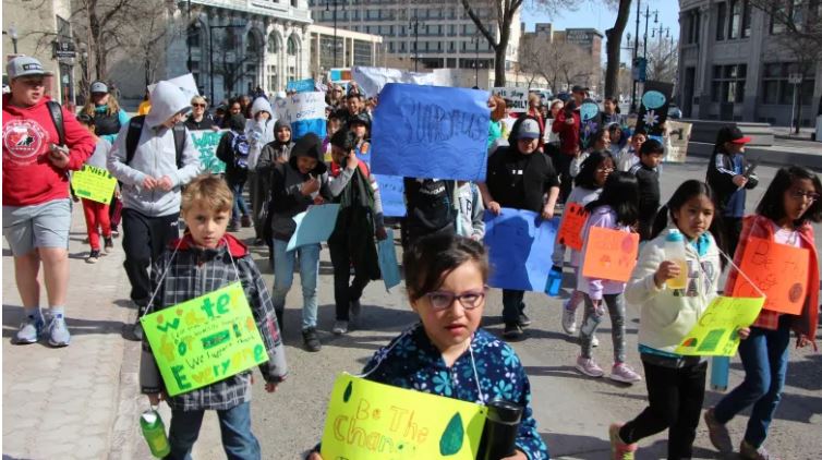 Hundreds of Winnipeg walkers call for clean drinking water on First ...