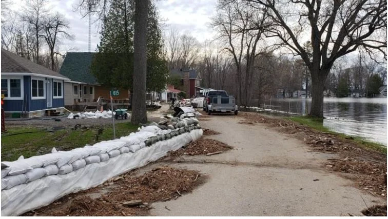 'Canadians helping Canadians': Albertans raise $45K to help clean up Ottawa-Gatineau floods