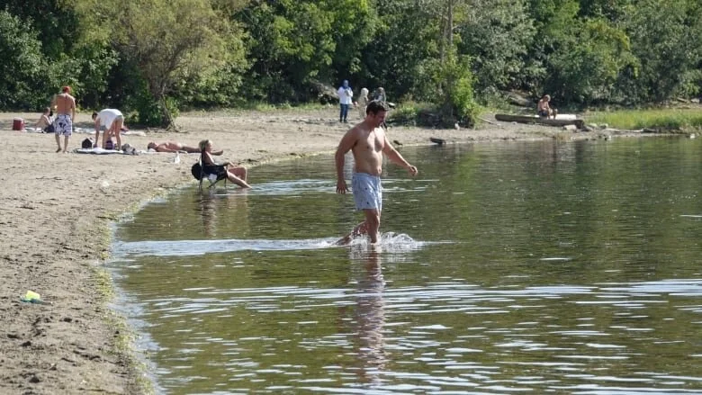 Washrooms open but water still off limits at Ottawa's beaches