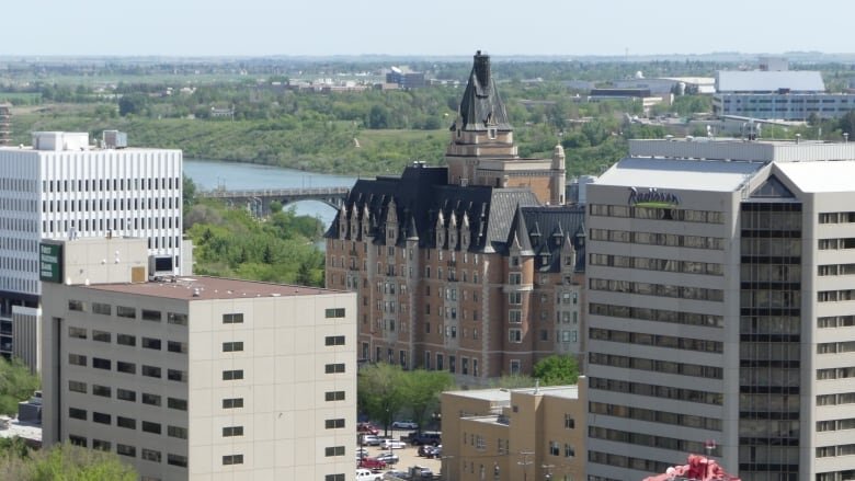 Wastewater studies show COVID-19 decrease in Saskatoon, increases in Regina, Prince Albert