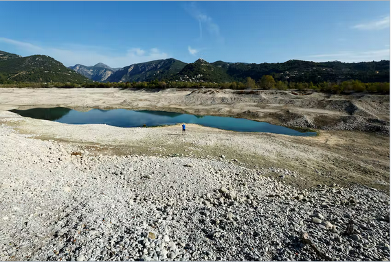 France eyes 'unprecedented' water curbs after driest winter since 1959
