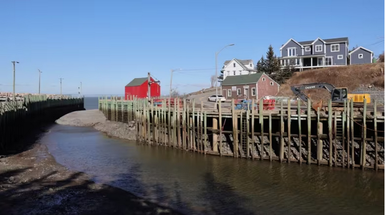 N.S. oceanside hamlet bands together to protect itself from climate change