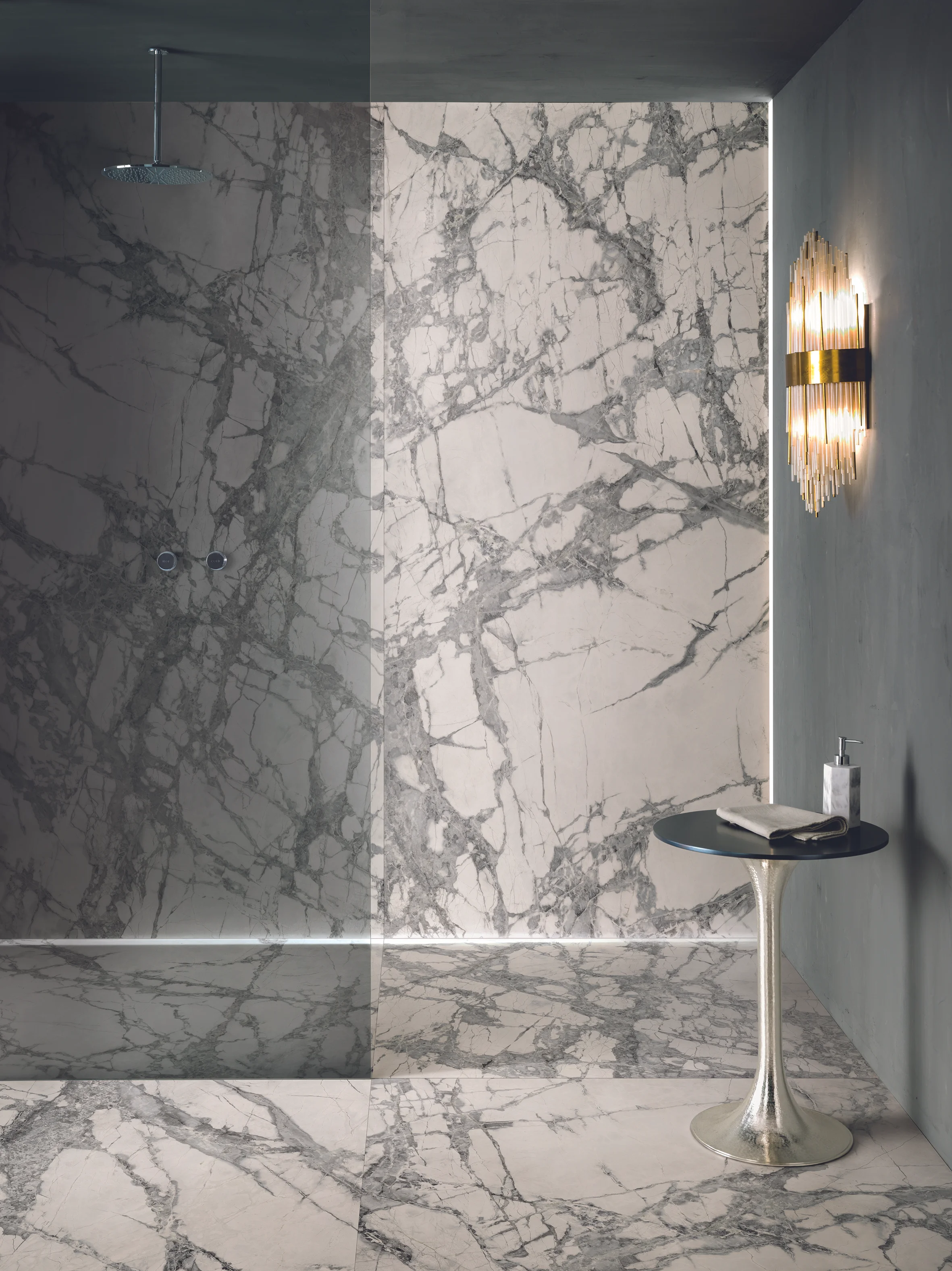 LEA-delight-invisible-light-nat-6mm-120x120-invisible-light-touch-6mm-120x260-bagno-001 low.jpg