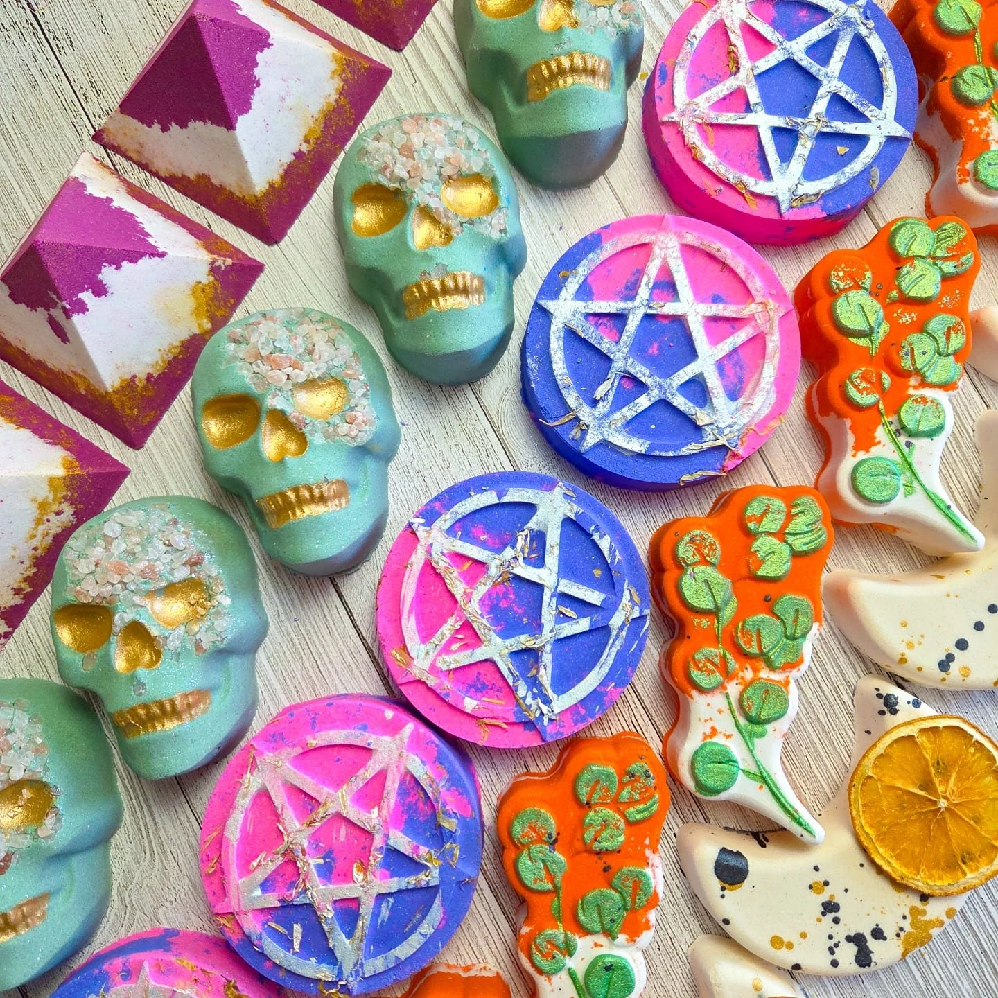 Website is LIVE! ☀️
Thank you so much for supporting my small business! Happy Shopping!
Www.rockoilnaturals.com 

#beauty #bath #greenwitch