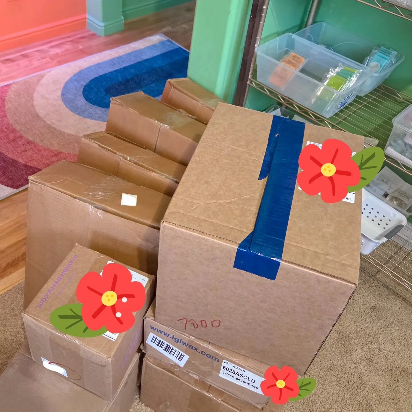 Hello all you magical moonbeams! 
Ingredients have started to arrive! 
No, im not closing! 😄 

To make it short, 2026 has been an intense year of focusing on my family🐾🐾🐾, my mental health, my physical health and community 💗

But I am back! The 