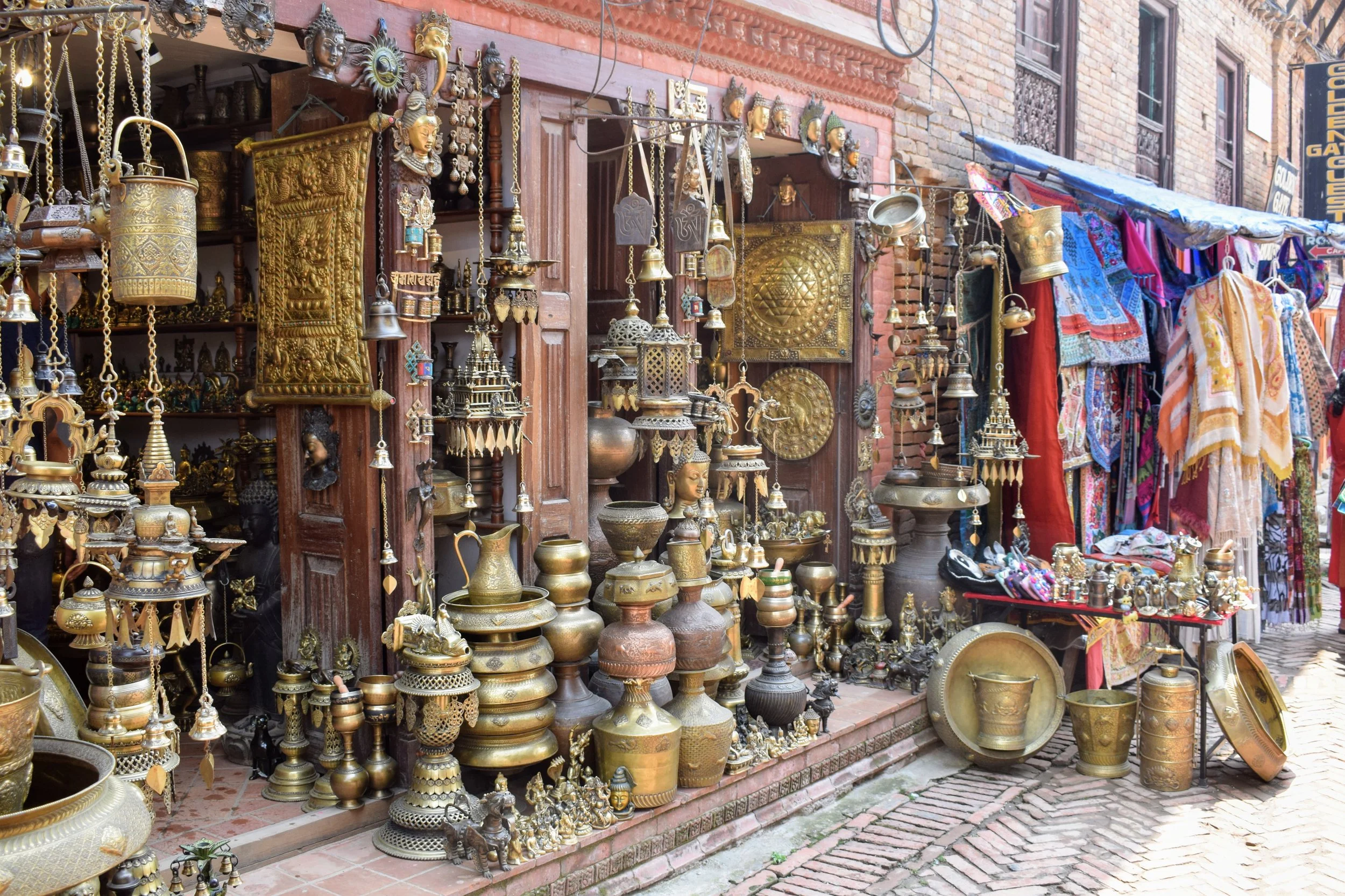 Souvenir Shopping in Nepal — Savvy Dispatches