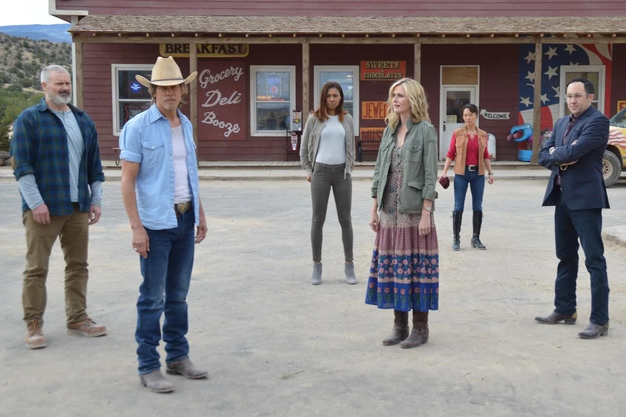 The new generation of graboid hunters, ready for action (l-r) John Ellison Conlee (Harlan), Kevin Bacon (Val), Toks Olagundoye (Jessica), Megan Ketch (Mindy), Uni Park (Grace) and PJ Byrne (Melvin)