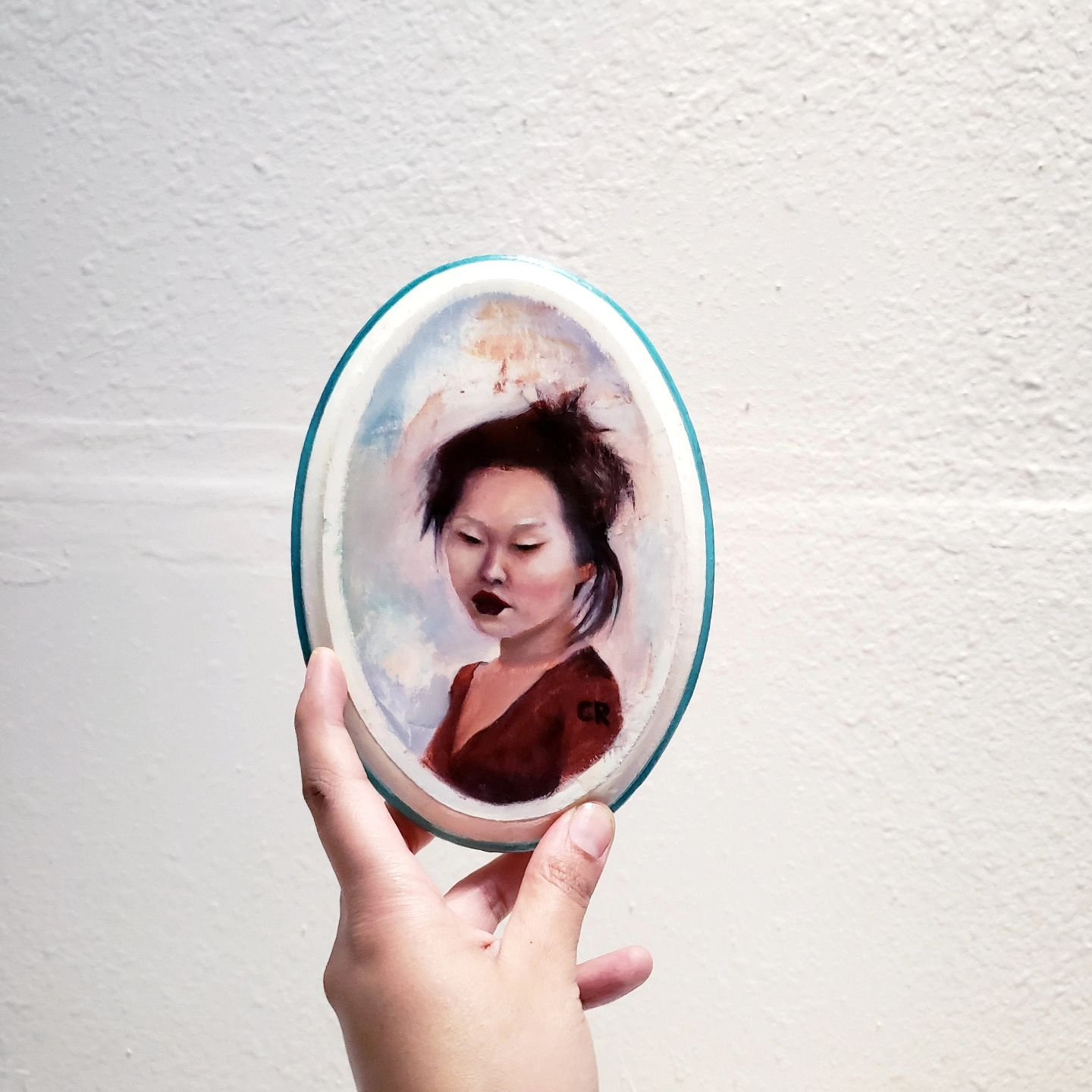 This is from a little series of paintings I made during the summer of 2014..I made 5 or 6 little oval portrait paintings on wood 🙂 only 2 left, this one and the one at Greenwood Brewing right now! ❤️🩷🧡💙💛💚🩵 #homed&eacute;cor
#artforwalls #minia