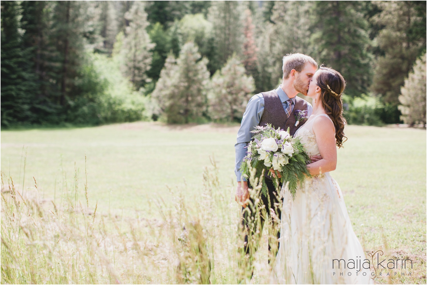 _0001Tierra-Learning-Center-Leavenworth-Washington-Wedding-Photographer-Maija-Karin-photography.jpg