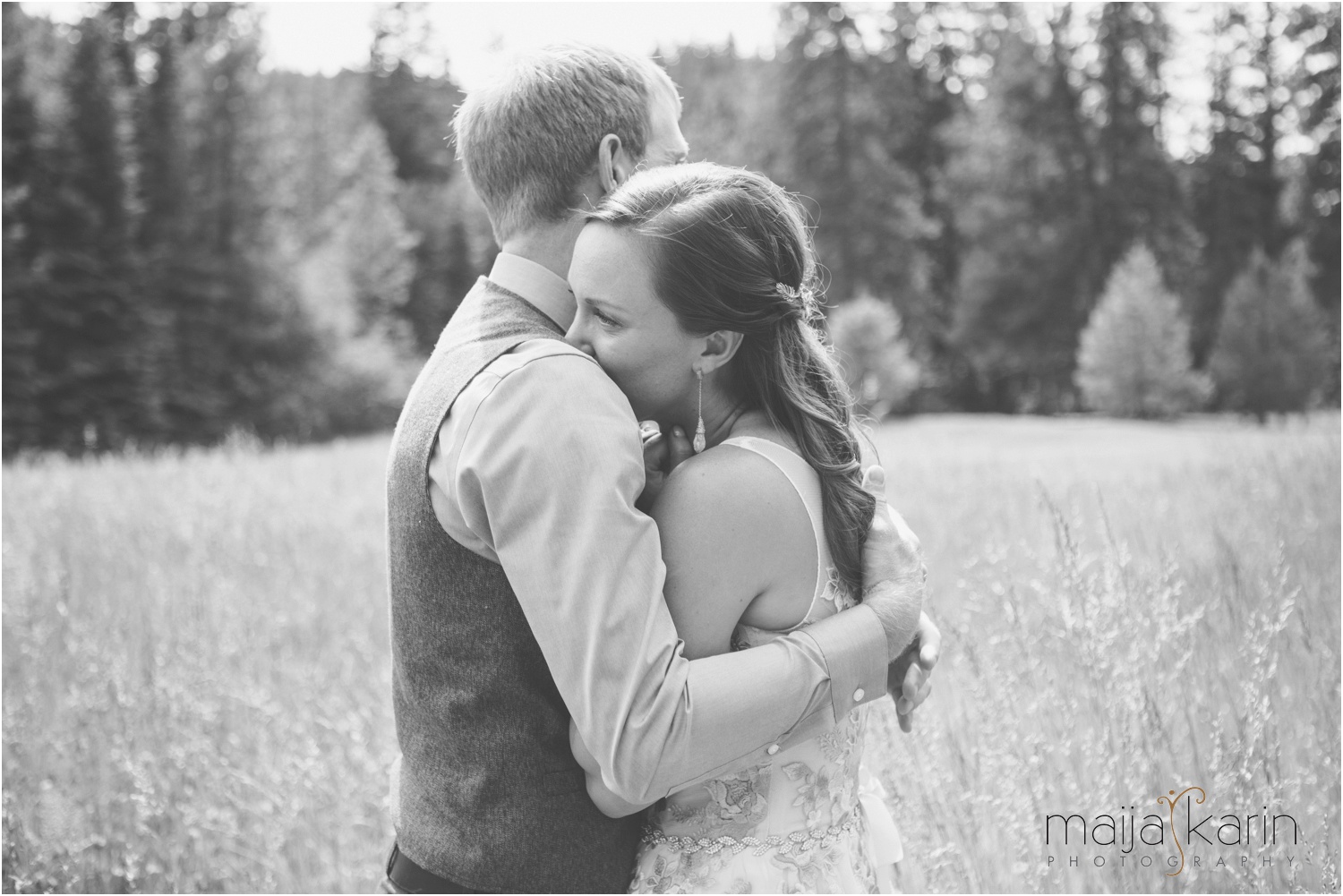 _0036Tierra-Learning-Center-Leavenworth-Washington-Wedding-Photographer-Maija-Karin-photography.jpg