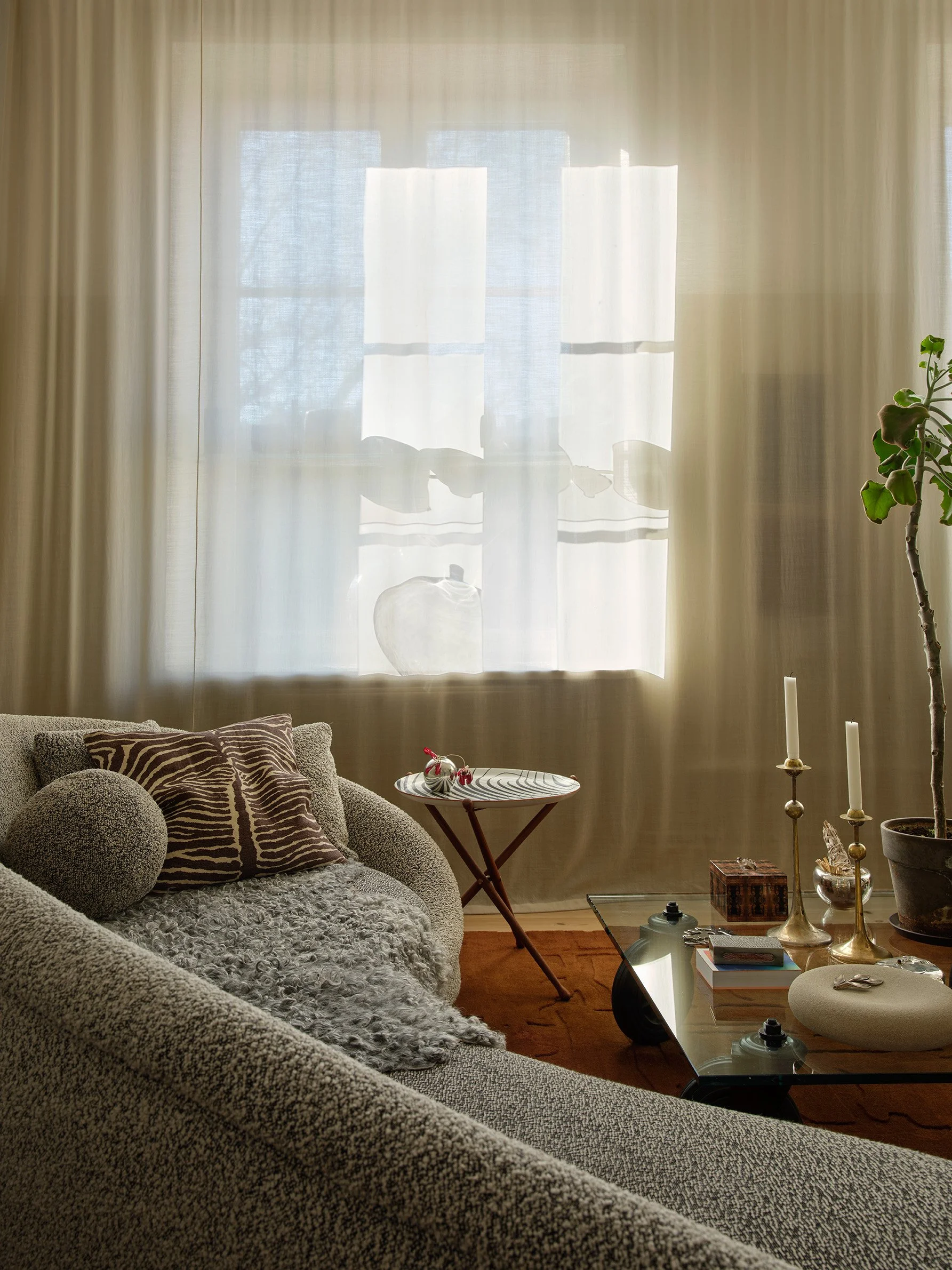 antic residence / sköna hem cover story
