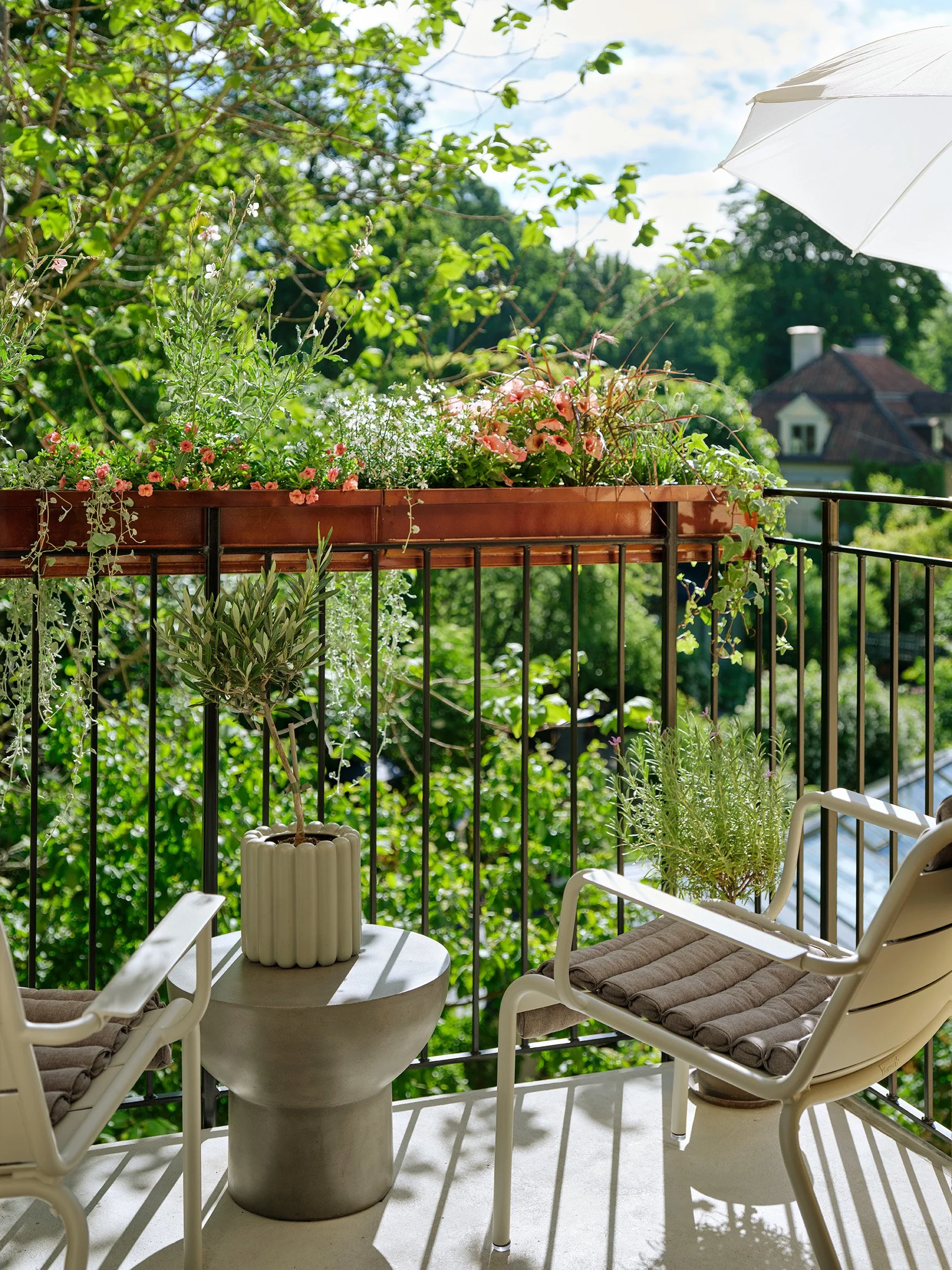 antic residence / sköna hem cover story