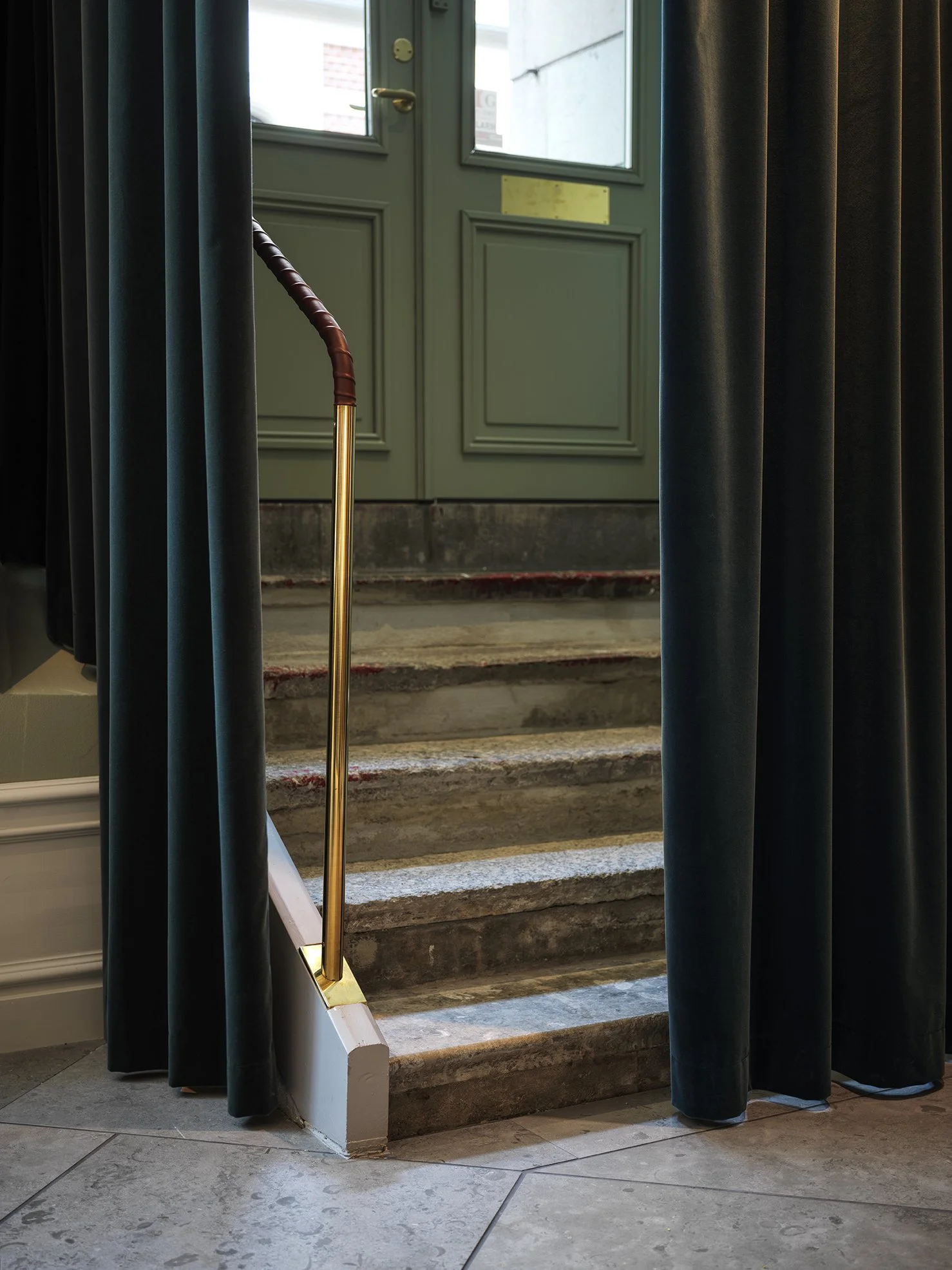 magnusson fine wine / tea