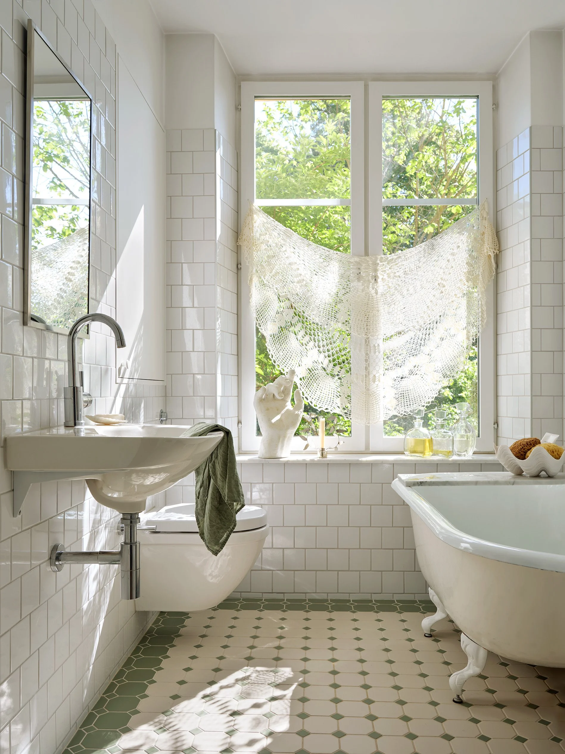 antic residence / sköna hem cover story